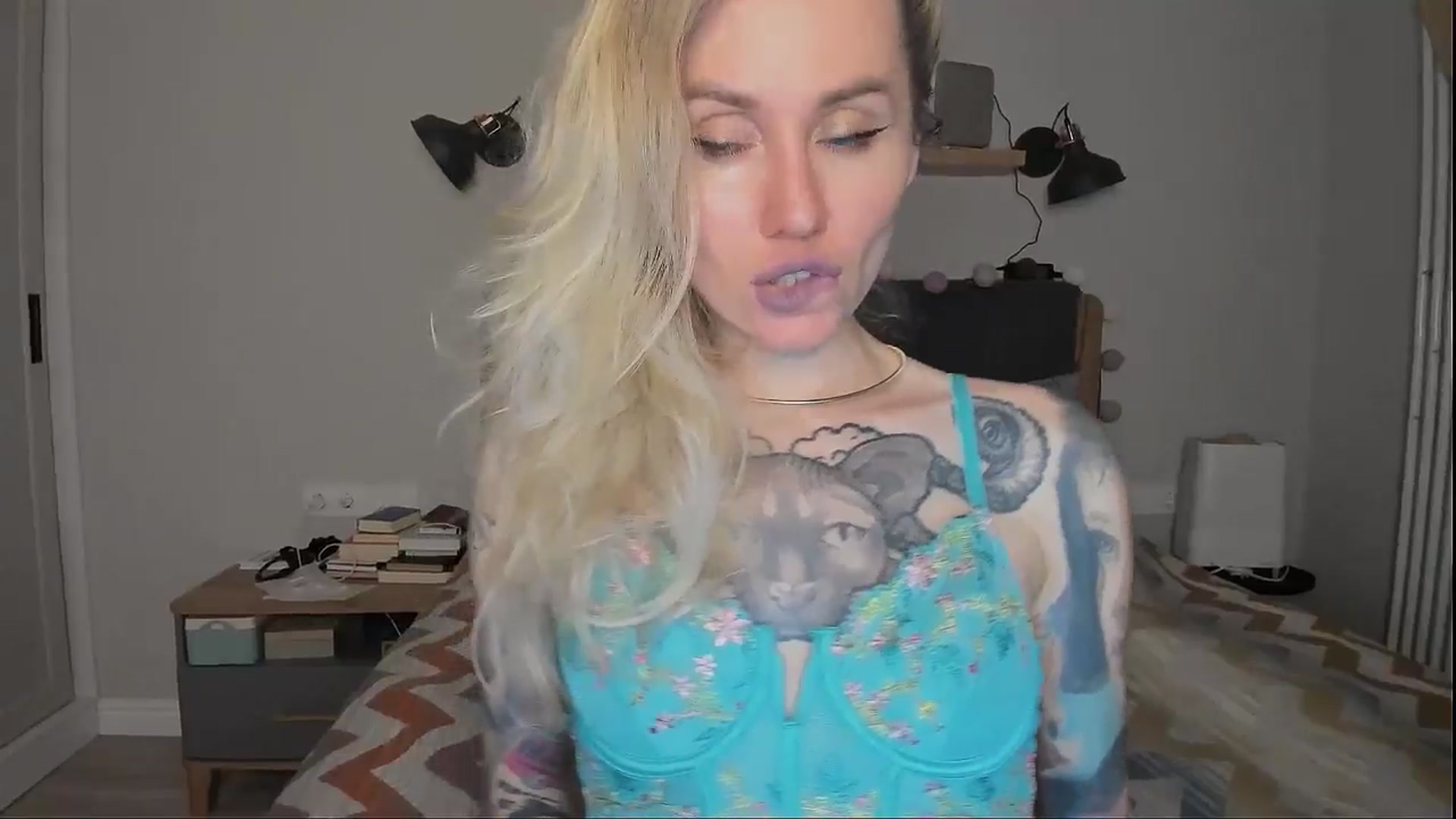 Gallery image thumbnail from Alexa_Smithhh's myfreecams stream on, 09/06/2024, 19:40 image 18 of 20