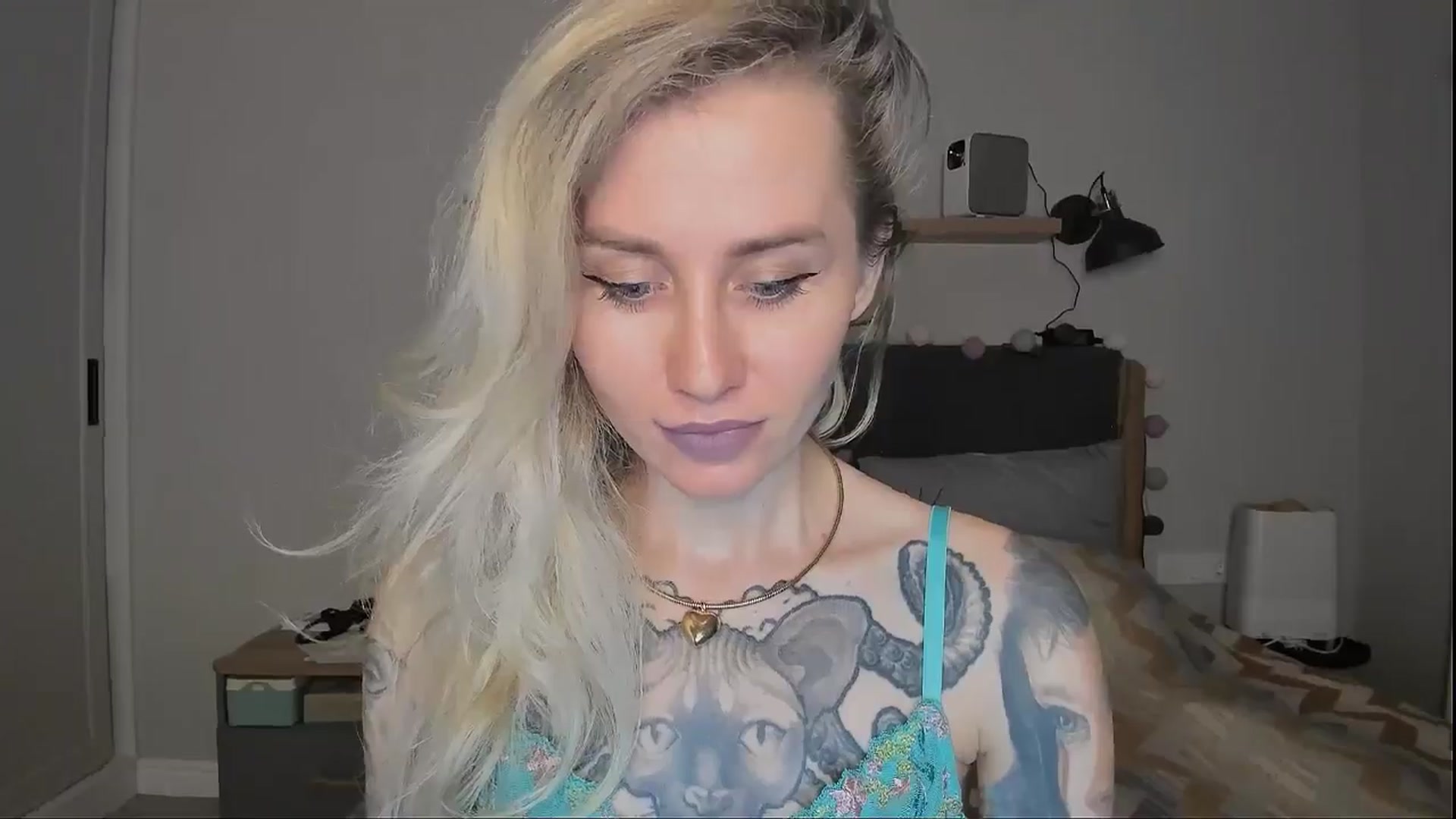 Gallery image thumbnail from Alexa_Smithhh's myfreecams stream on, 09/06/2024, 20:37 image 16 of 20