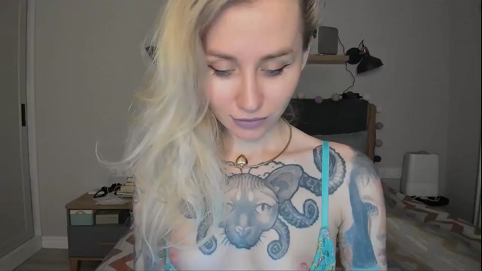 Gallery image thumbnail from Alexa_Smithhh's myfreecams stream on, 09/06/2024, 20:37 image 9 of 20