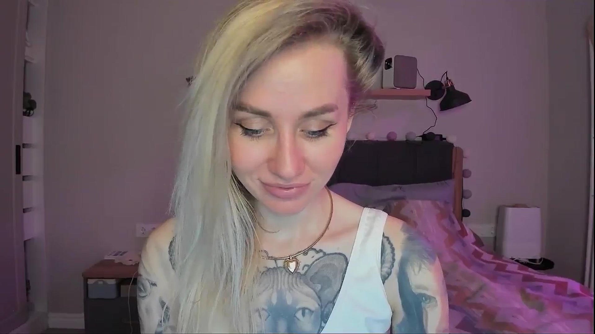 Gallery image thumbnail from Alexa_Smithhh's myfreecams stream on, 09/09/2024, 19:33 image 14 of 20