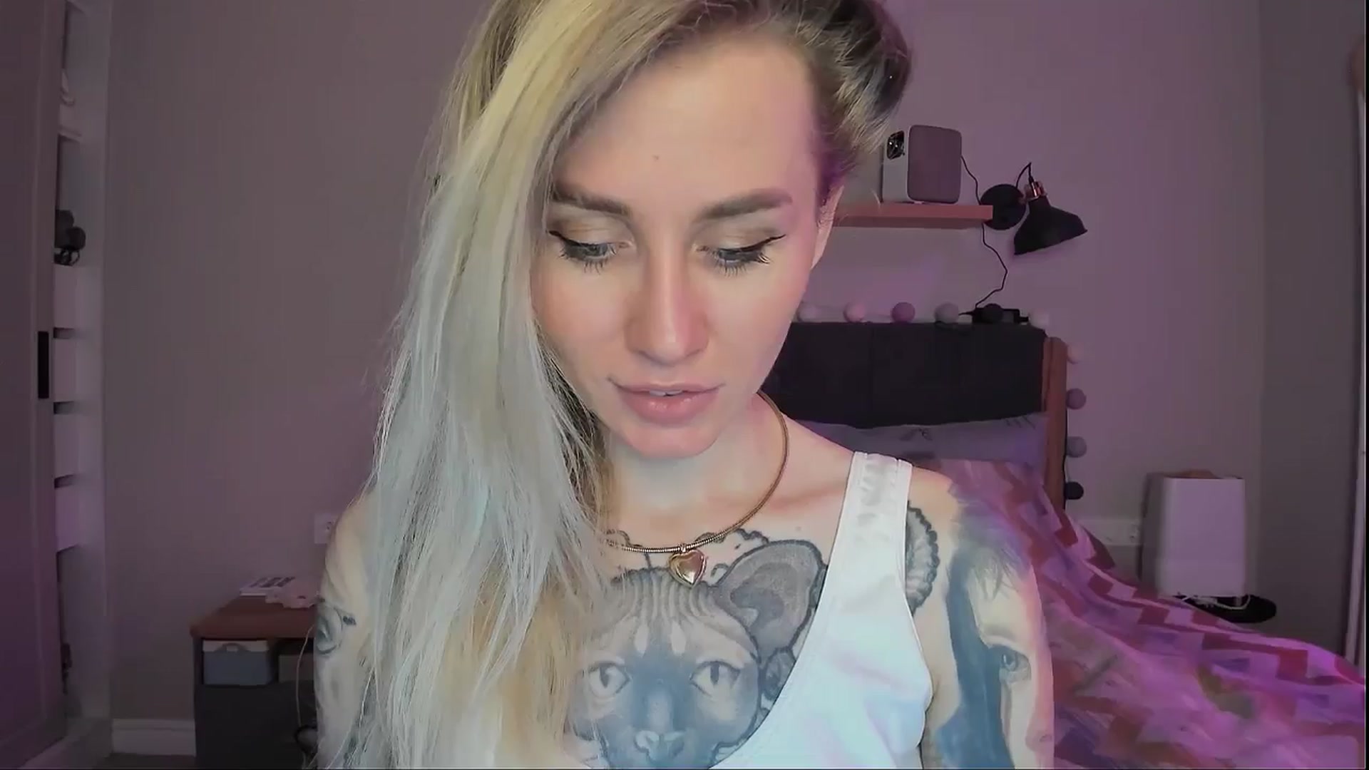 Gallery image thumbnail from Alexa_Smithhh's myfreecams stream on, 09/09/2024, 19:33 image 16 of 20