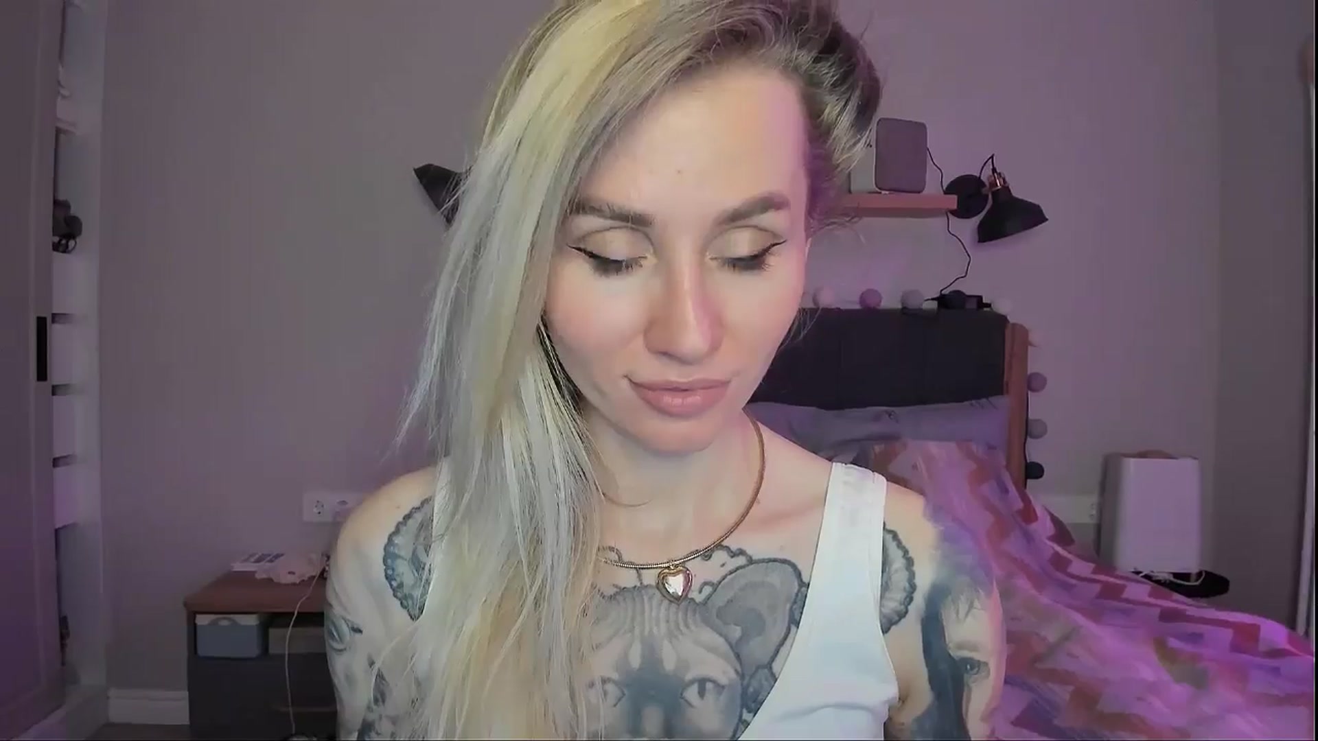Gallery image thumbnail from Alexa_Smithhh's myfreecams stream on, 09/09/2024, 19:33 image 15 of 20
