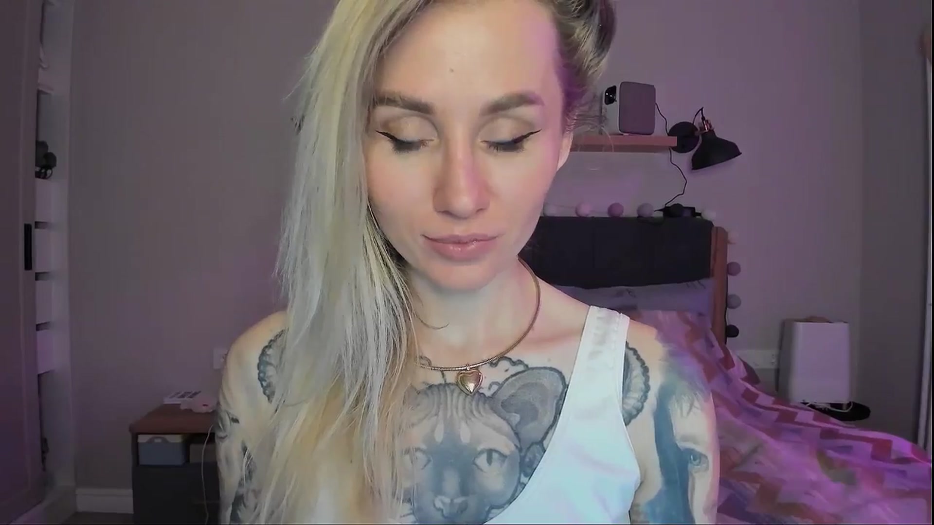 Gallery image thumbnail from Alexa_Smithhh's myfreecams stream on, 09/09/2024, 19:33 image 13 of 20