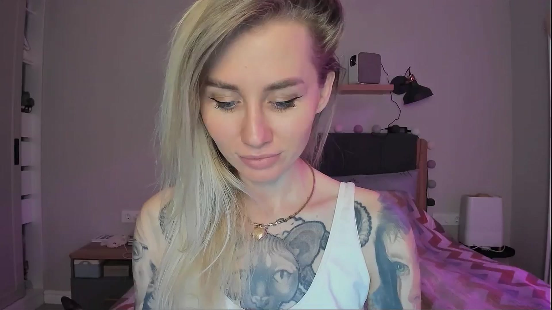 Gallery image thumbnail from Alexa_Smithhh's myfreecams stream on, 09/09/2024, 20:58 image 15 of 20