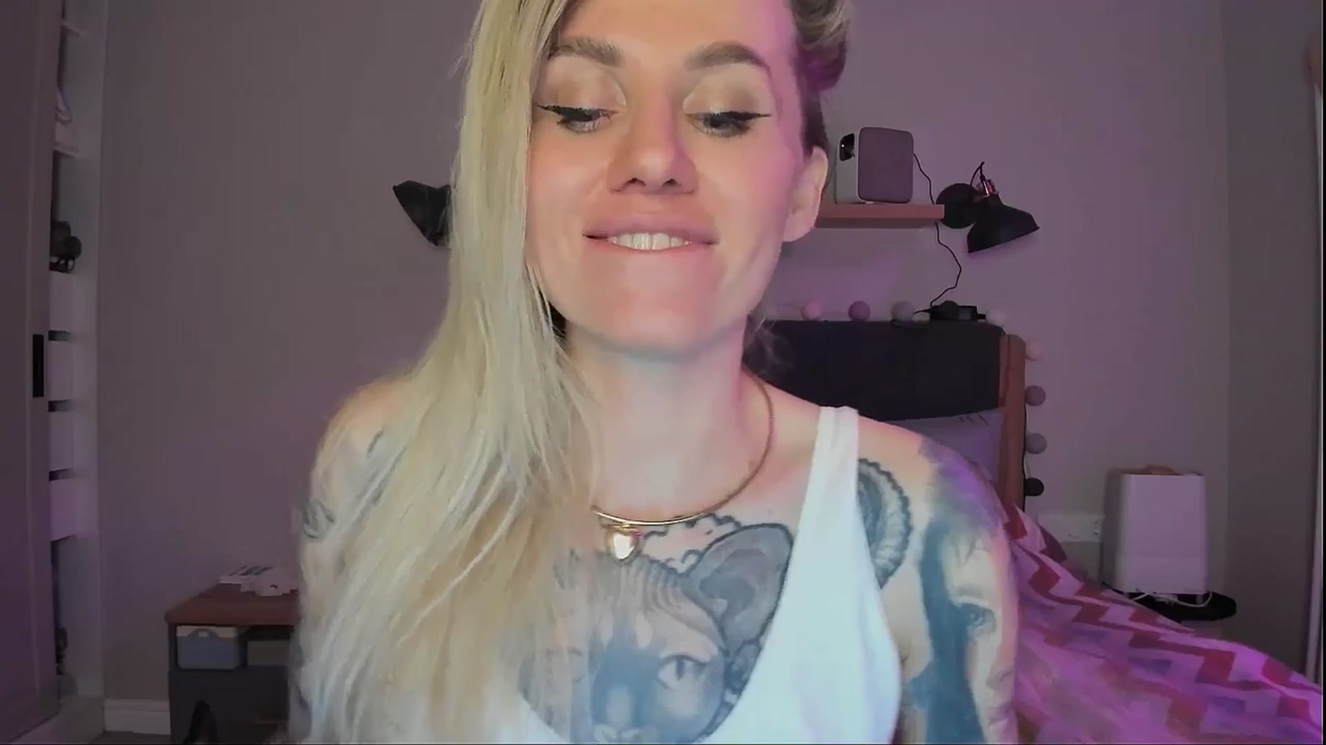 Gallery image thumbnail from Alexa_Smithhh's myfreecams stream on, 09/09/2024, 20:58 image 9 of 20