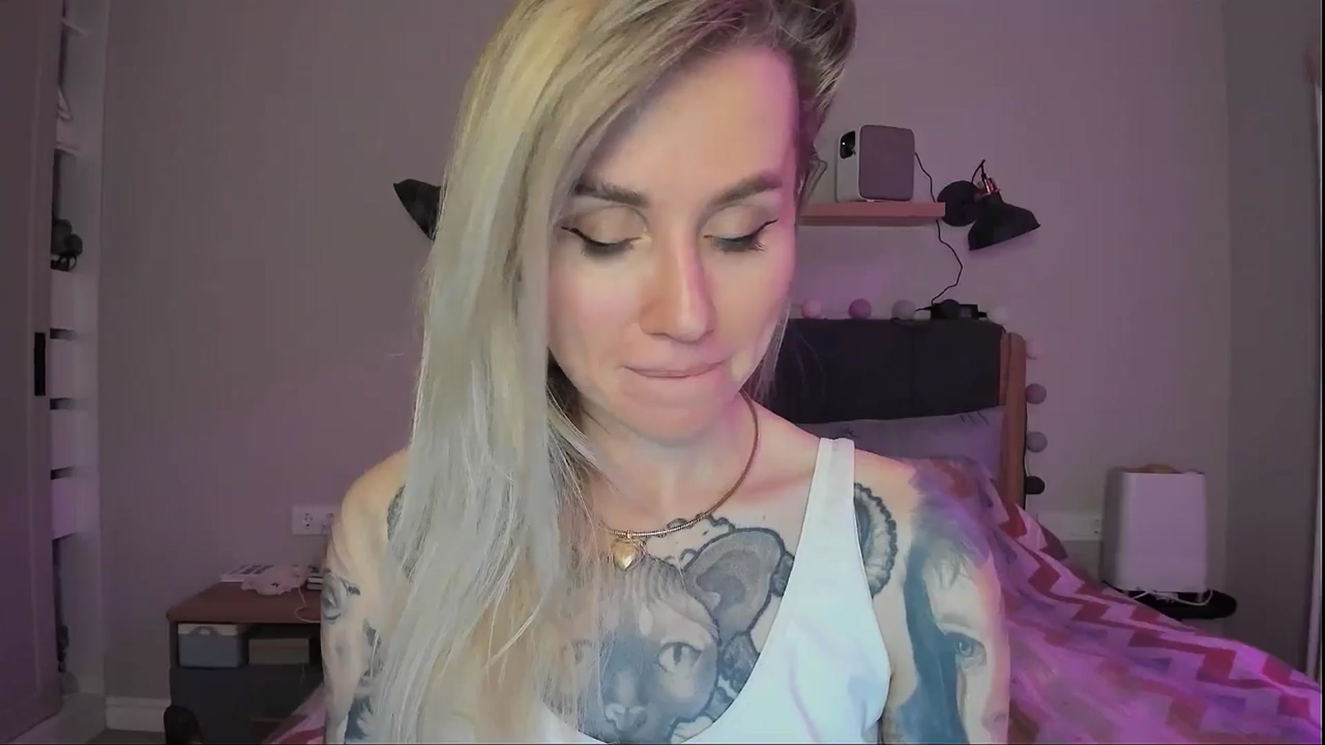 Gallery image thumbnail from Alexa_Smithhh's myfreecams stream on, 09/09/2024, 20:58 image 17 of 20