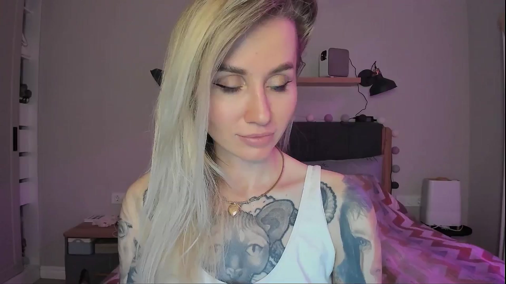 Gallery image thumbnail from Alexa_Smithhh's myfreecams stream on, 09/09/2024, 20:58 image 16 of 20