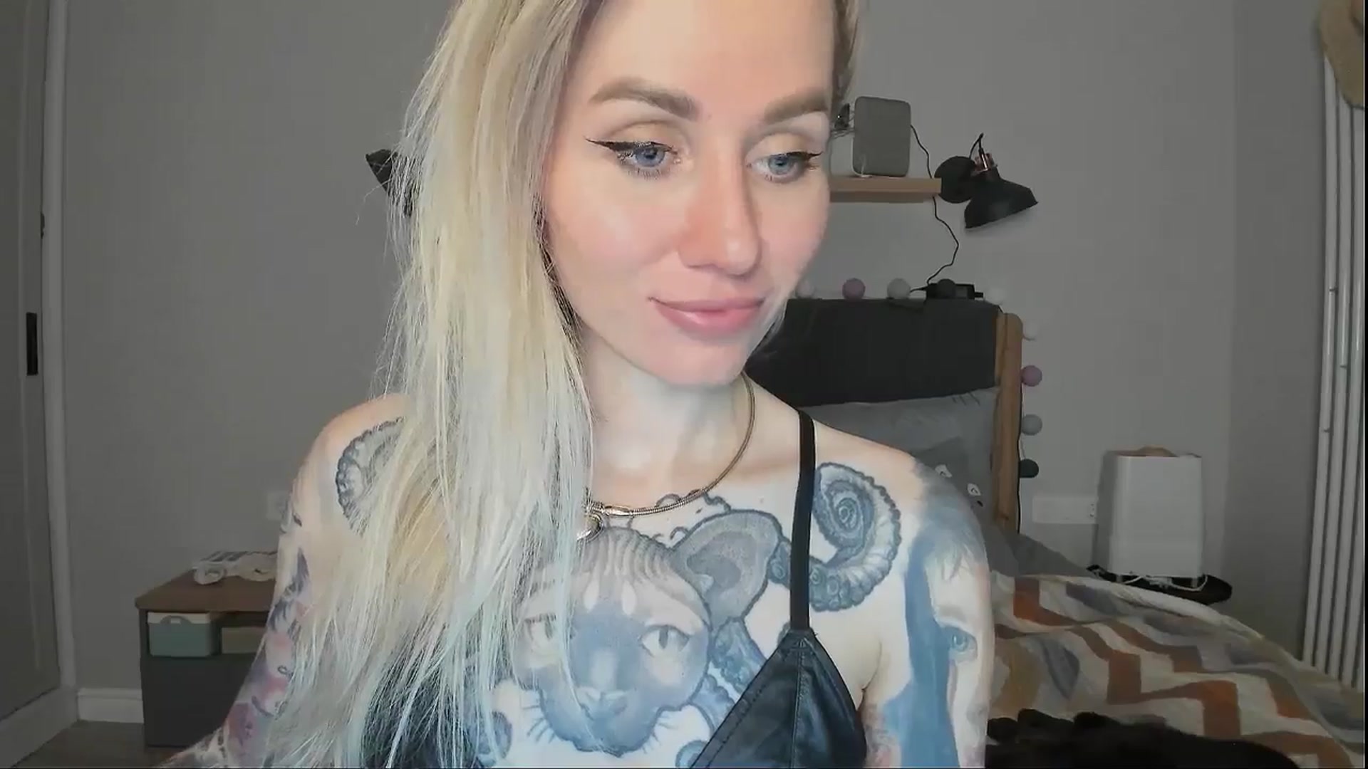 Gallery image thumbnail from Alexa_Smithhh's myfreecams stream on, 09/10/2024, 21:09 image 5 of 20