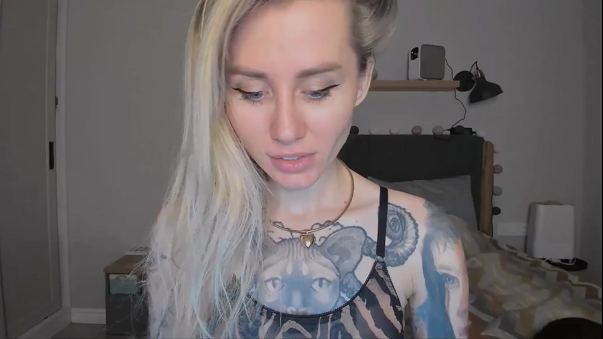 Gallery image thumbnail from Alexa_Smithhh's myfreecams stream on, 09/13/2024, 19:43 image 16 of 20
