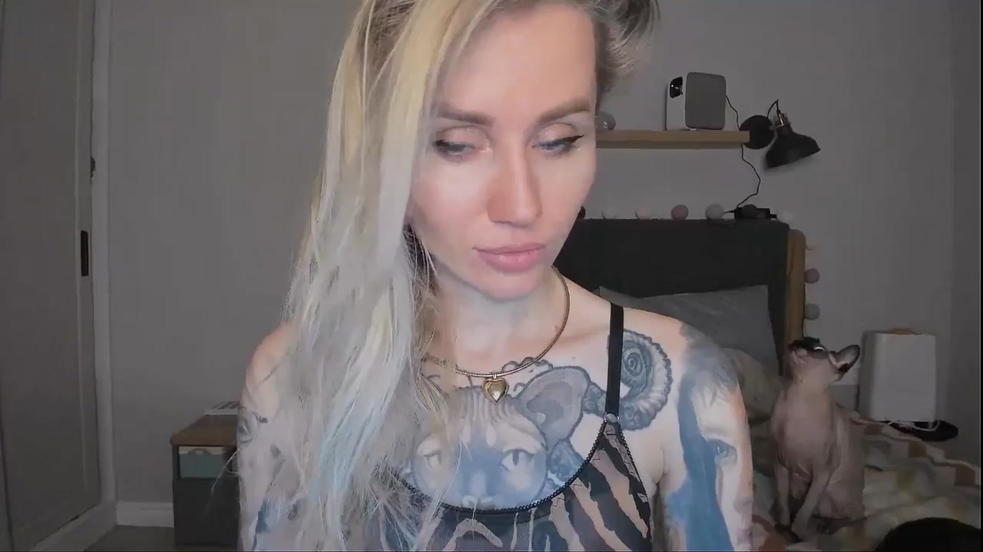 Gallery image thumbnail from Alexa_Smithhh's myfreecams stream on, 09/13/2024, 19:43 image 20 of 20