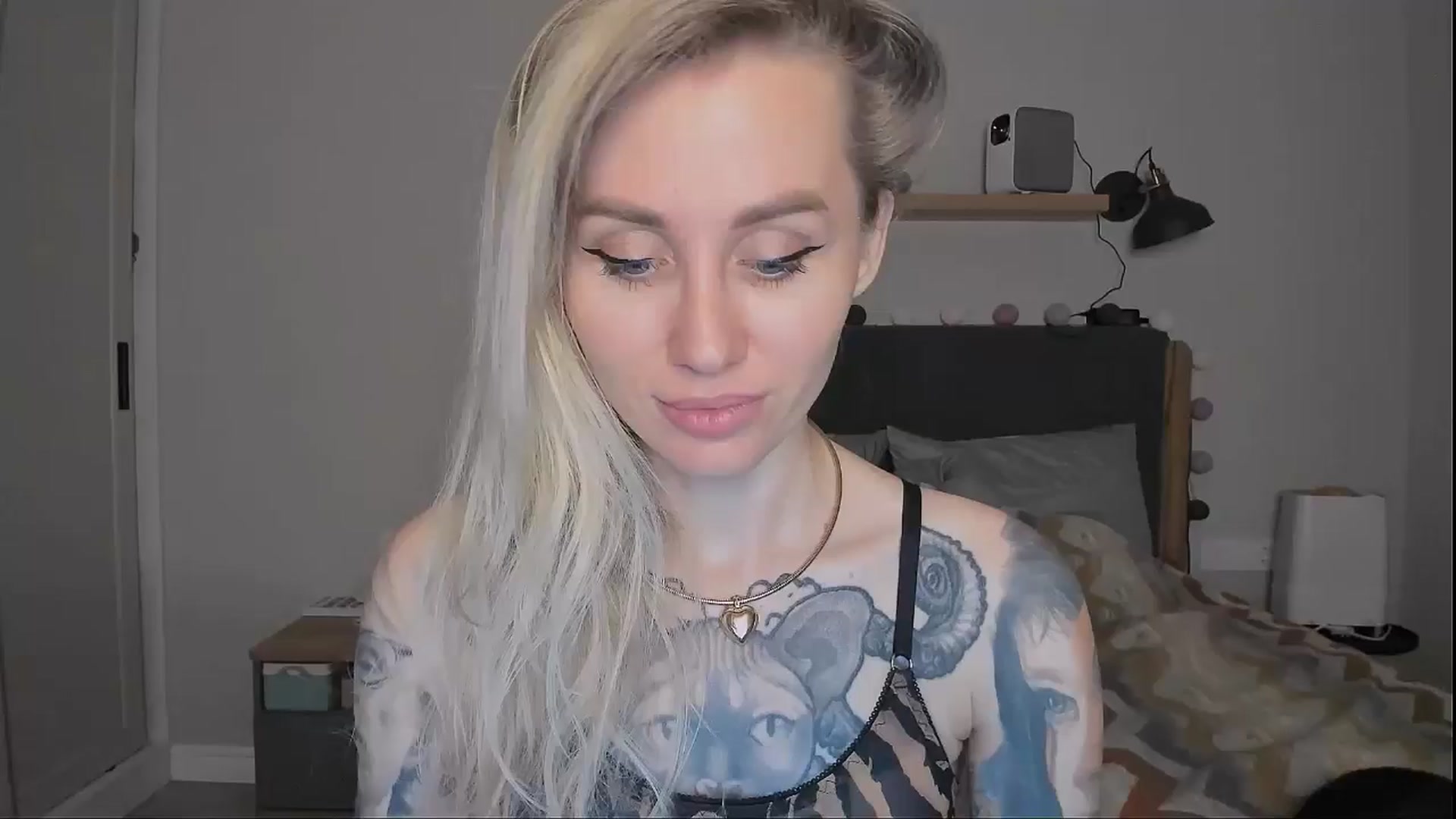 Gallery image thumbnail from Alexa_Smithhh's myfreecams stream on, 09/13/2024, 19:43 image 11 of 20