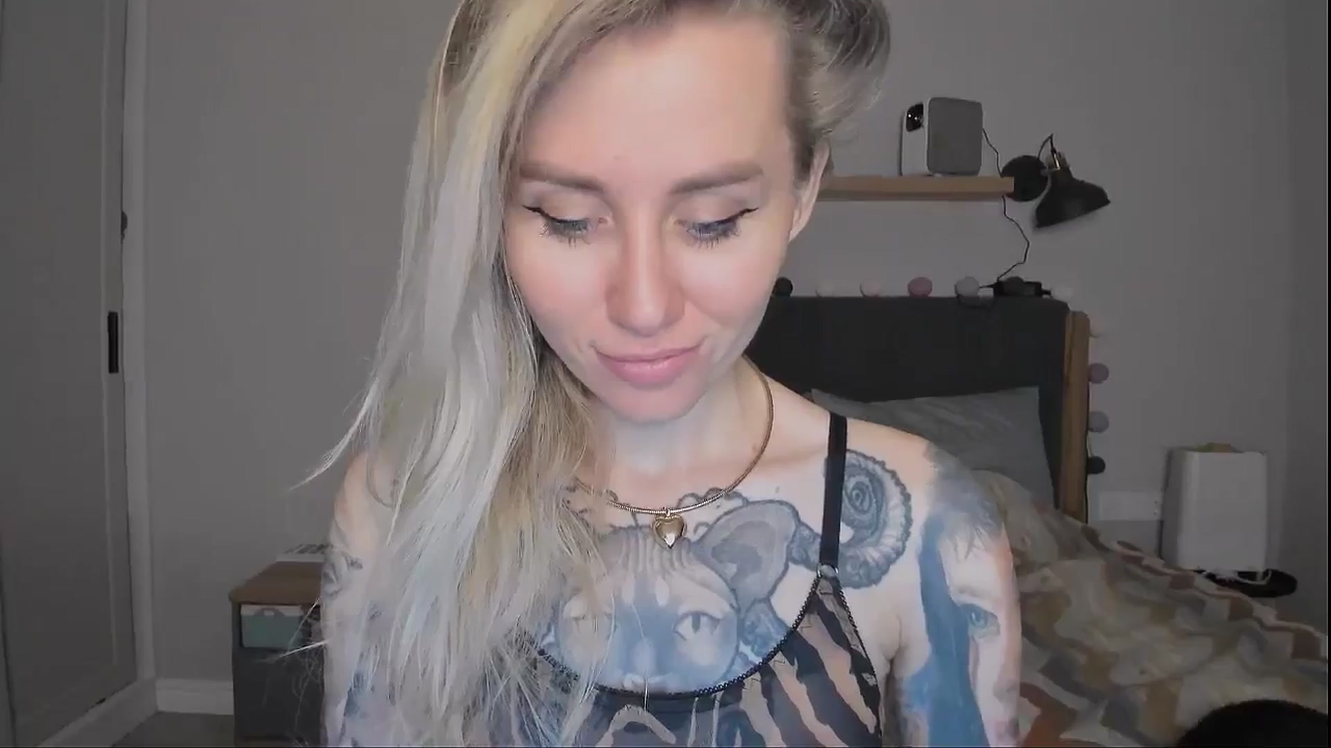 Gallery image thumbnail from Alexa_Smithhh's myfreecams stream on, 09/13/2024, 19:43 image 18 of 20