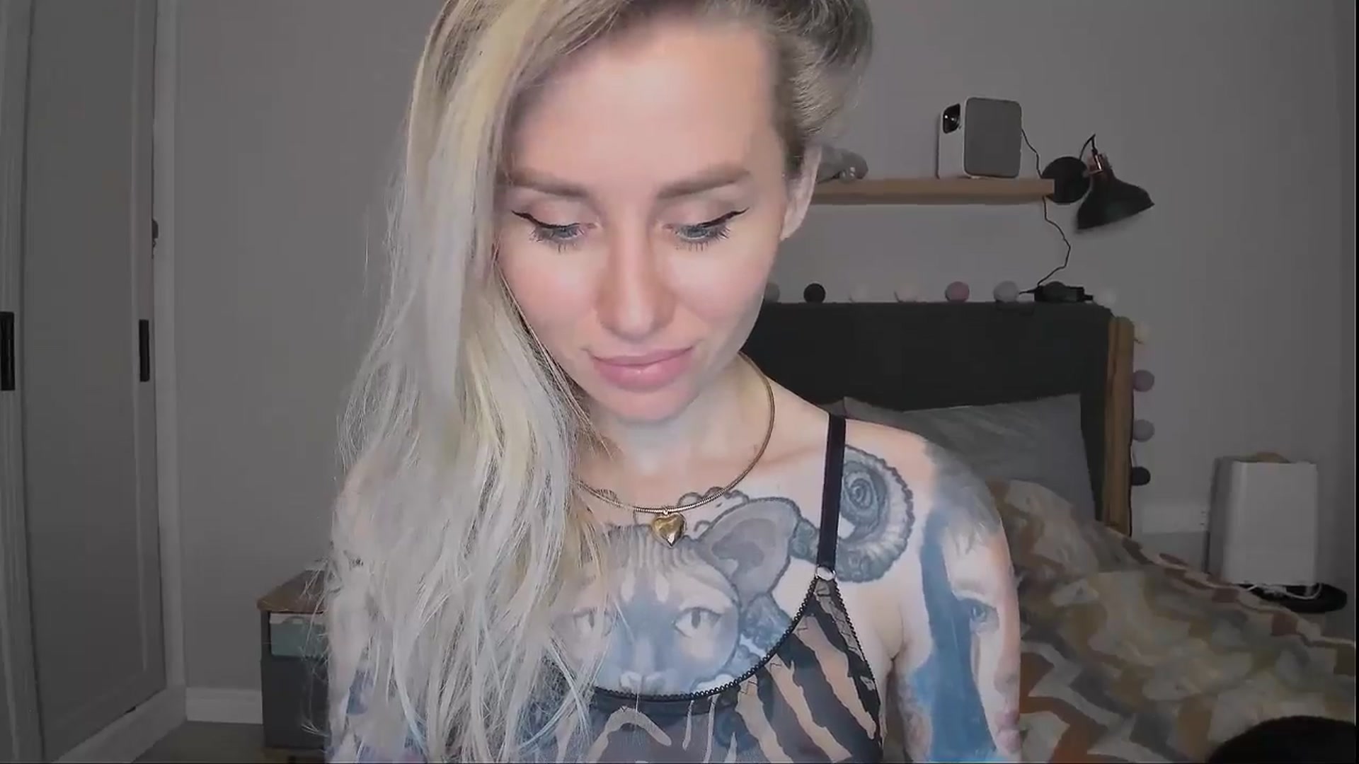 Gallery image thumbnail from Alexa_Smithhh's myfreecams stream on, 09/13/2024, 19:43 image 6 of 20