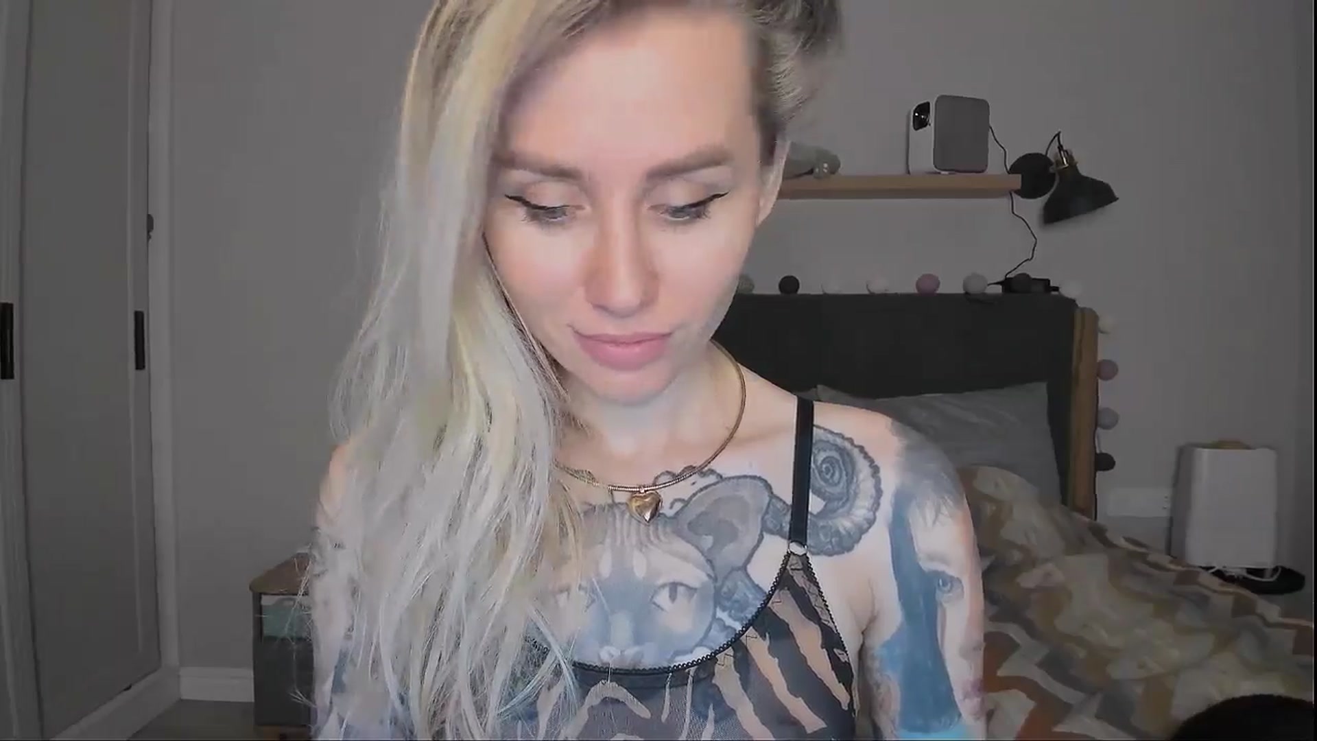 Gallery image thumbnail from Alexa_Smithhh's myfreecams stream on, 09/13/2024, 19:43 image 4 of 20