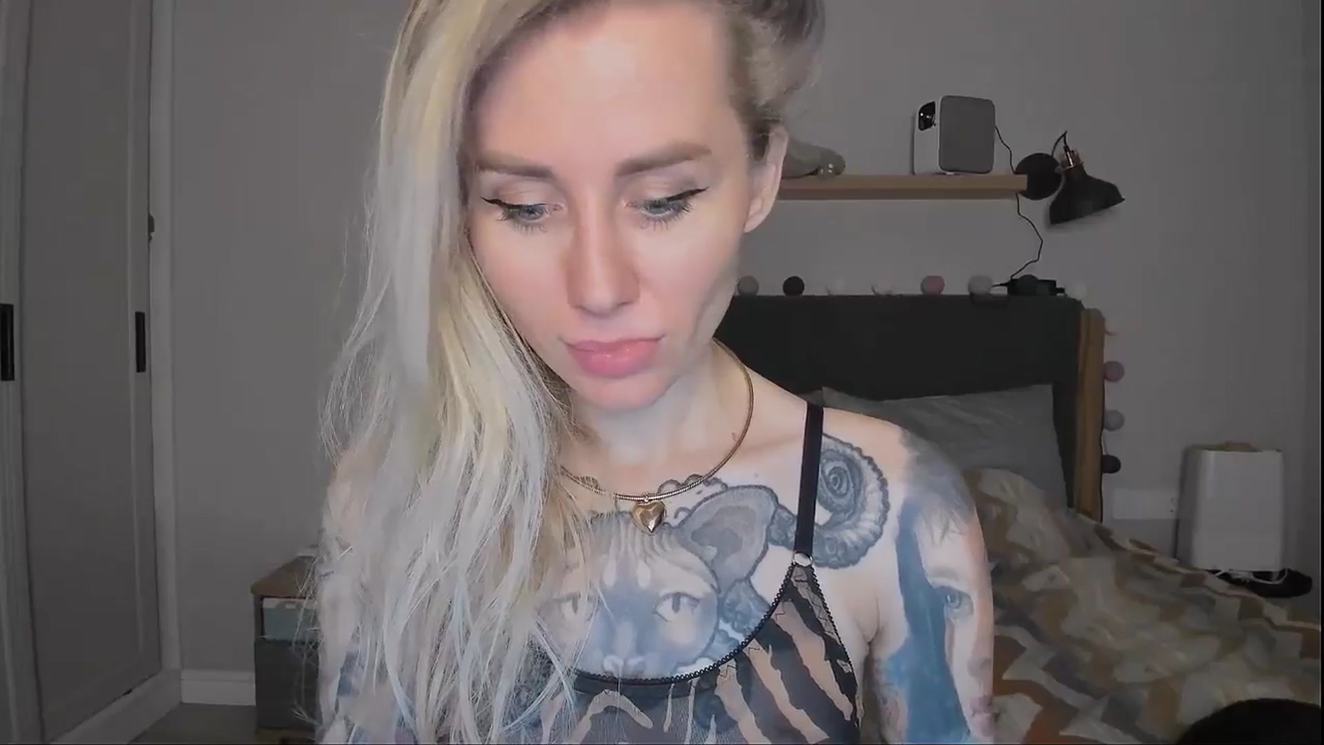 Gallery image thumbnail from Alexa_Smithhh's myfreecams stream on, 09/13/2024, 19:43 image 5 of 20