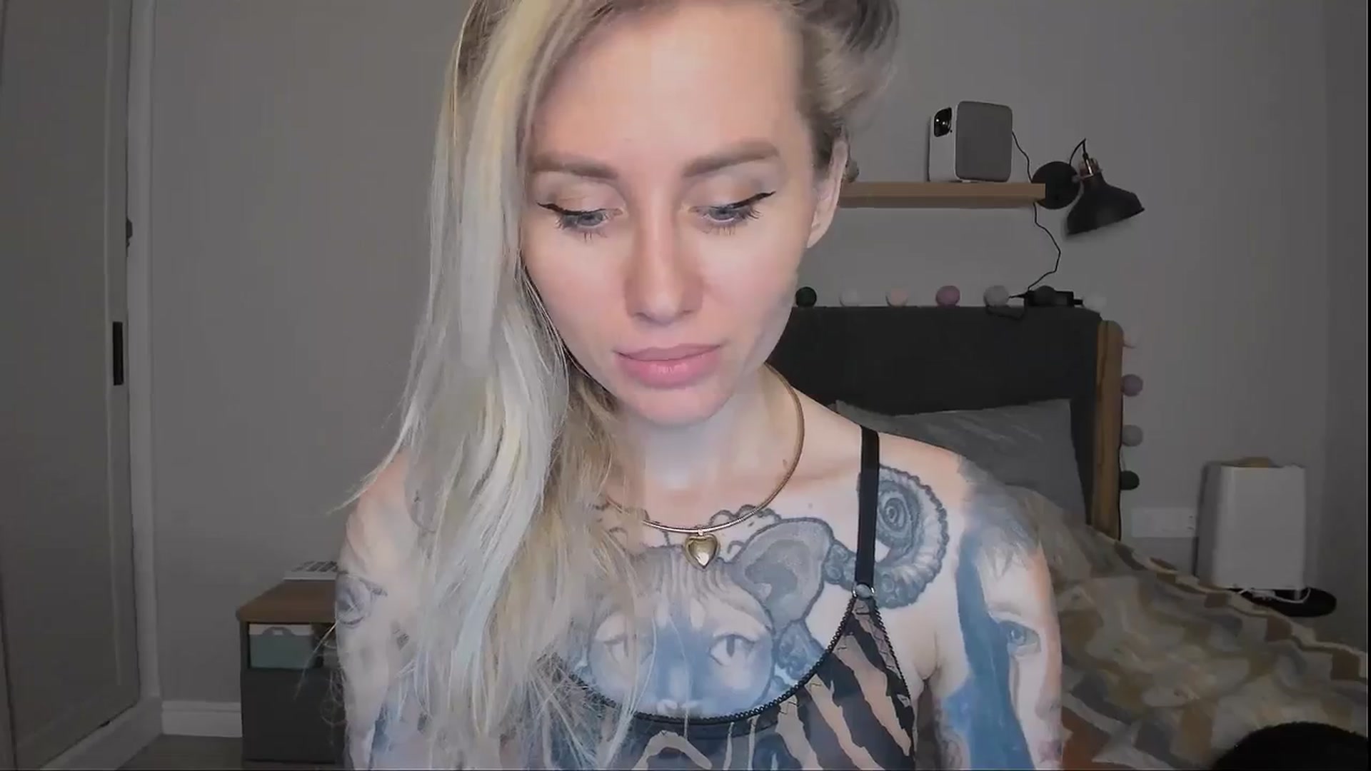 Gallery image thumbnail from Alexa_Smithhh's myfreecams stream on, 09/13/2024, 19:43 image 19 of 20
