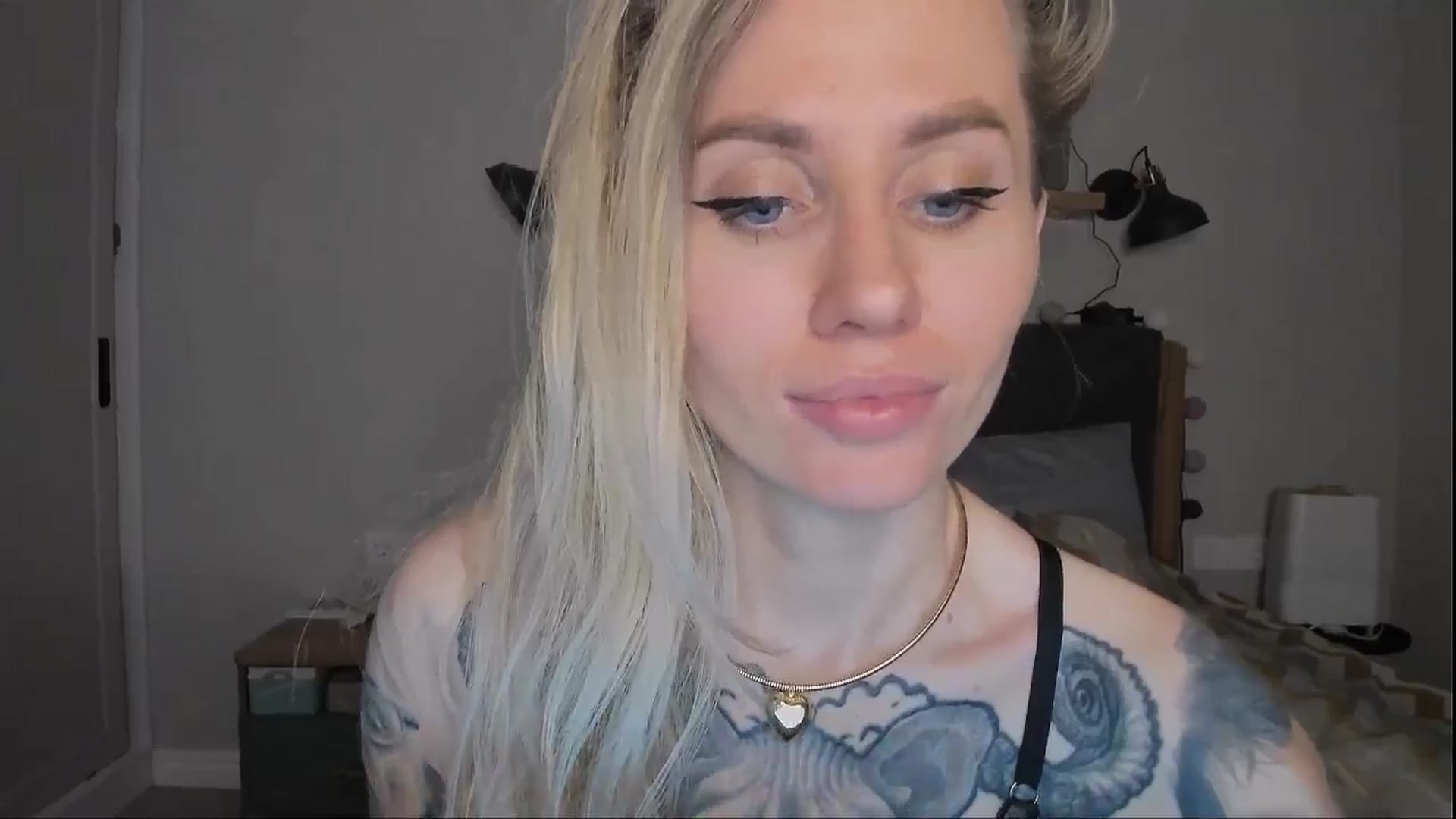Gallery image thumbnail from Alexa_Smithhh's myfreecams stream on, 09/13/2024, 21:00 image 8 of 20