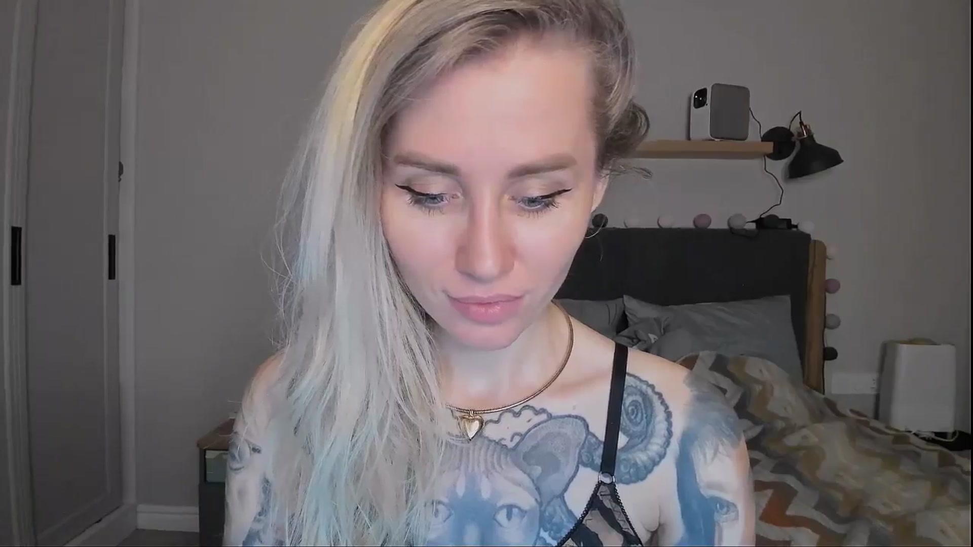 Gallery image thumbnail from Alexa_Smithhh's myfreecams stream on, 09/13/2024, 21:00 image 18 of 20
