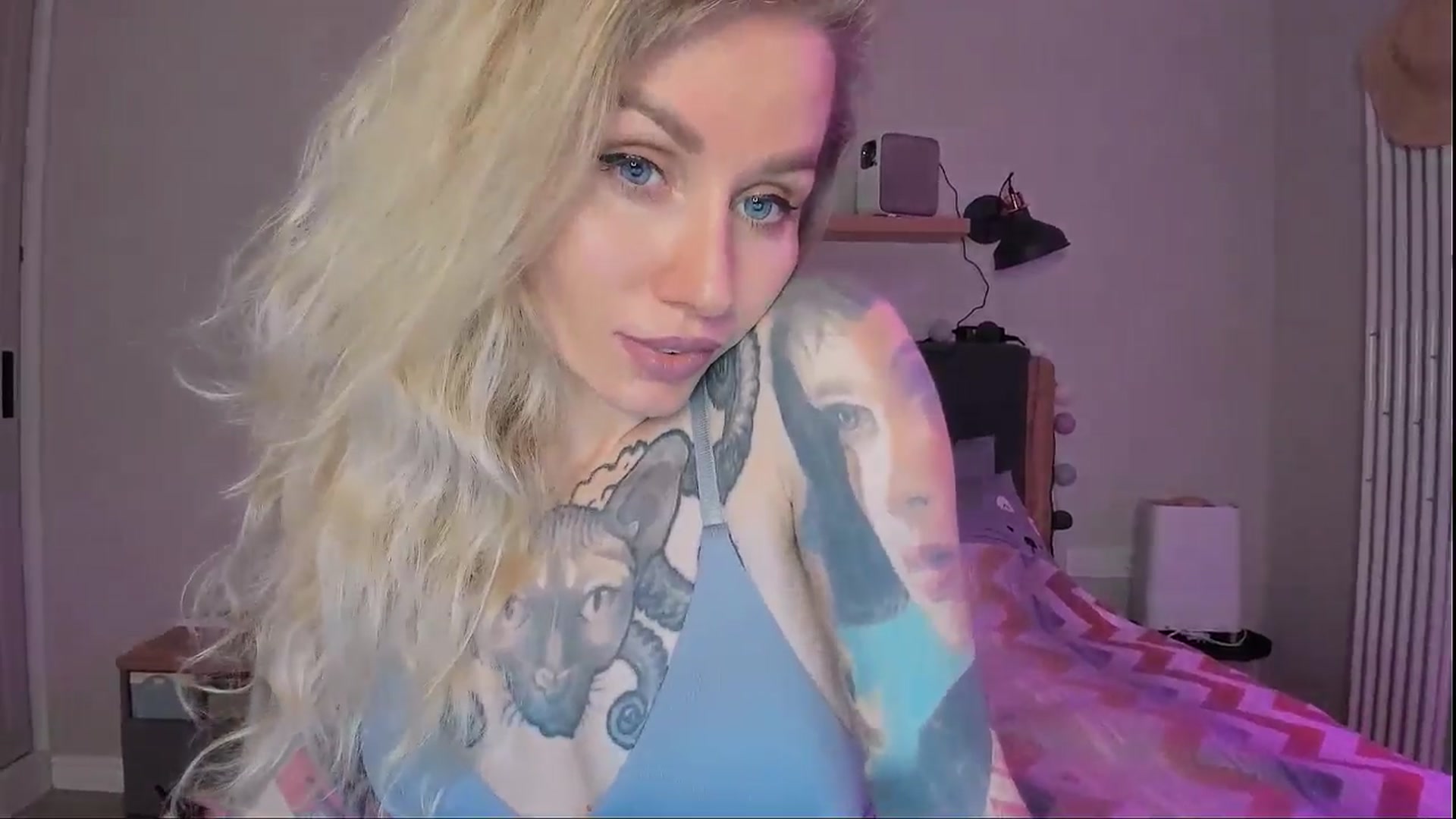 Gallery image thumbnail from Alexa_Smithhh's myfreecams stream on, 09/15/2024, 19:08 image 16 of 20