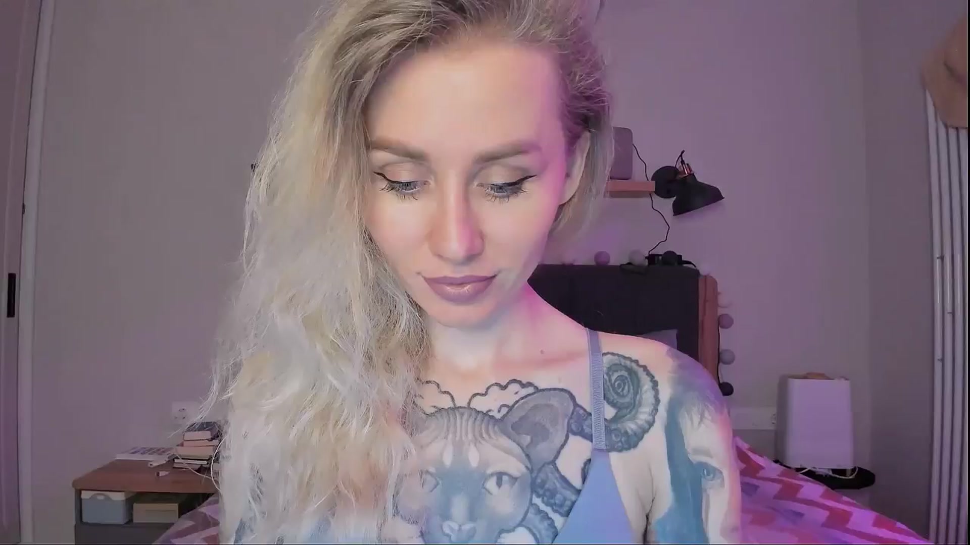 Gallery image thumbnail from Alexa_Smithhh's myfreecams stream on, 09/15/2024, 19:08 image 1 of 20