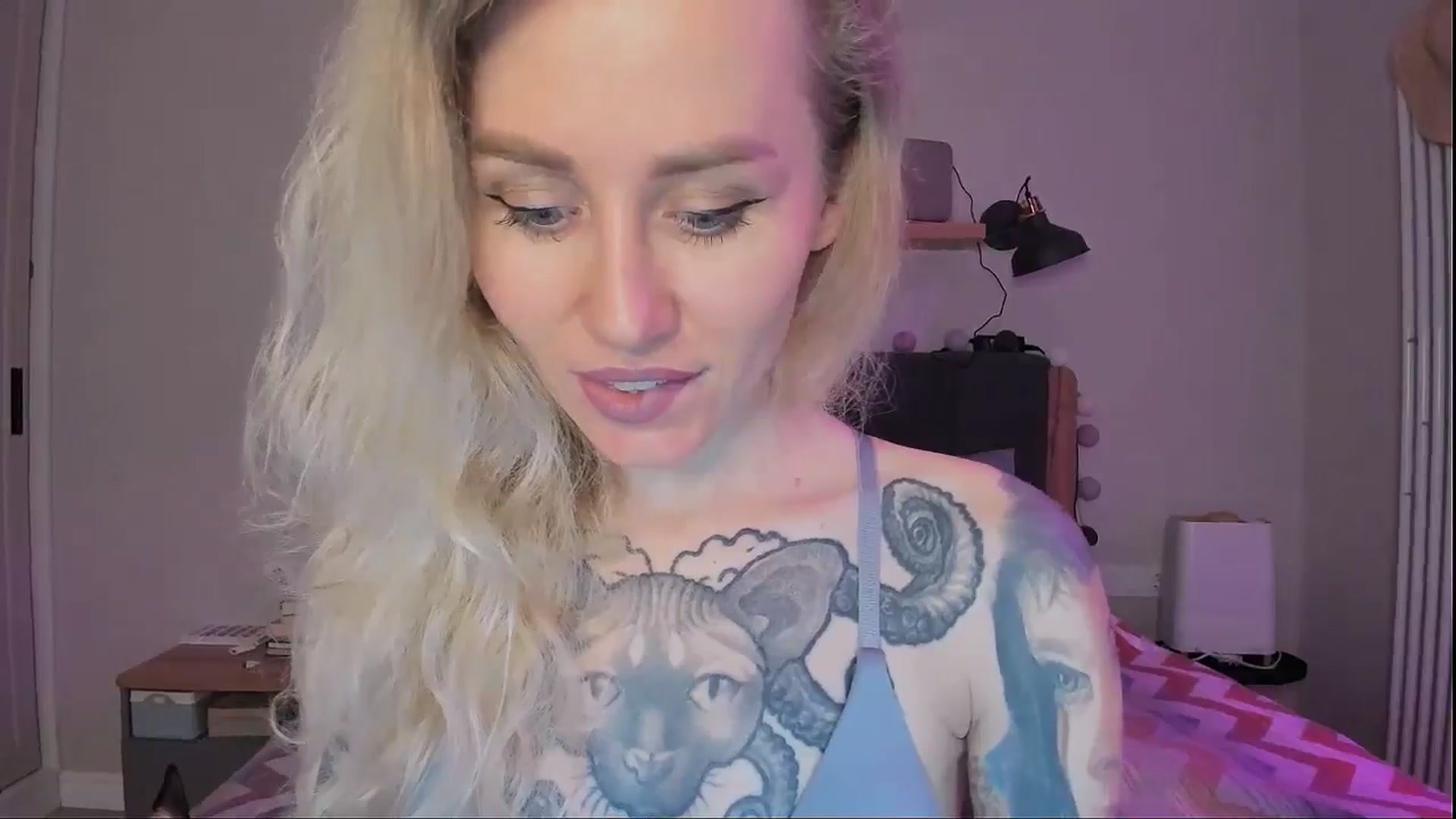 Gallery image thumbnail from Alexa_Smithhh's myfreecams stream on, 09/15/2024, 19:08 image 14 of 20