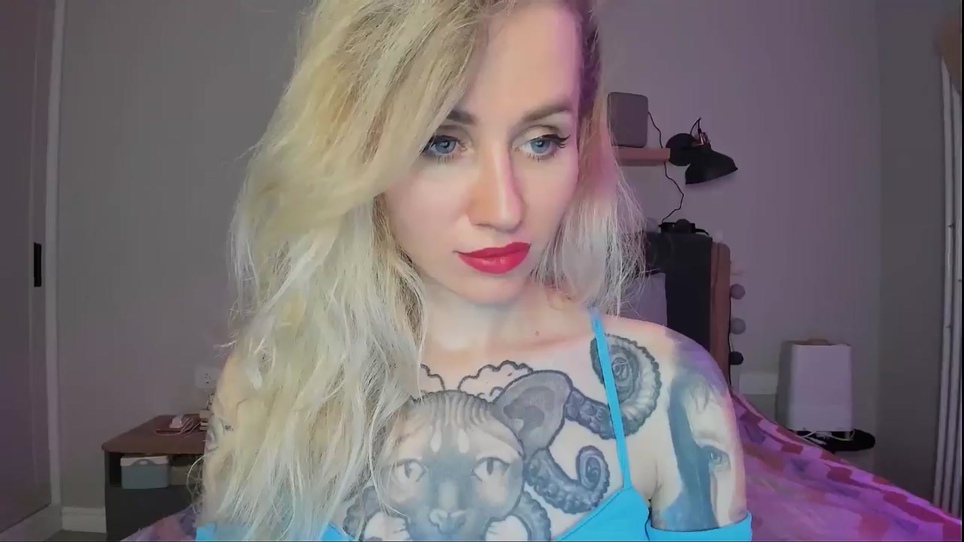 Gallery image thumbnail from Alexa_Smithhh's myfreecams stream on, 09/17/2024, 18:40 image 17 of 20