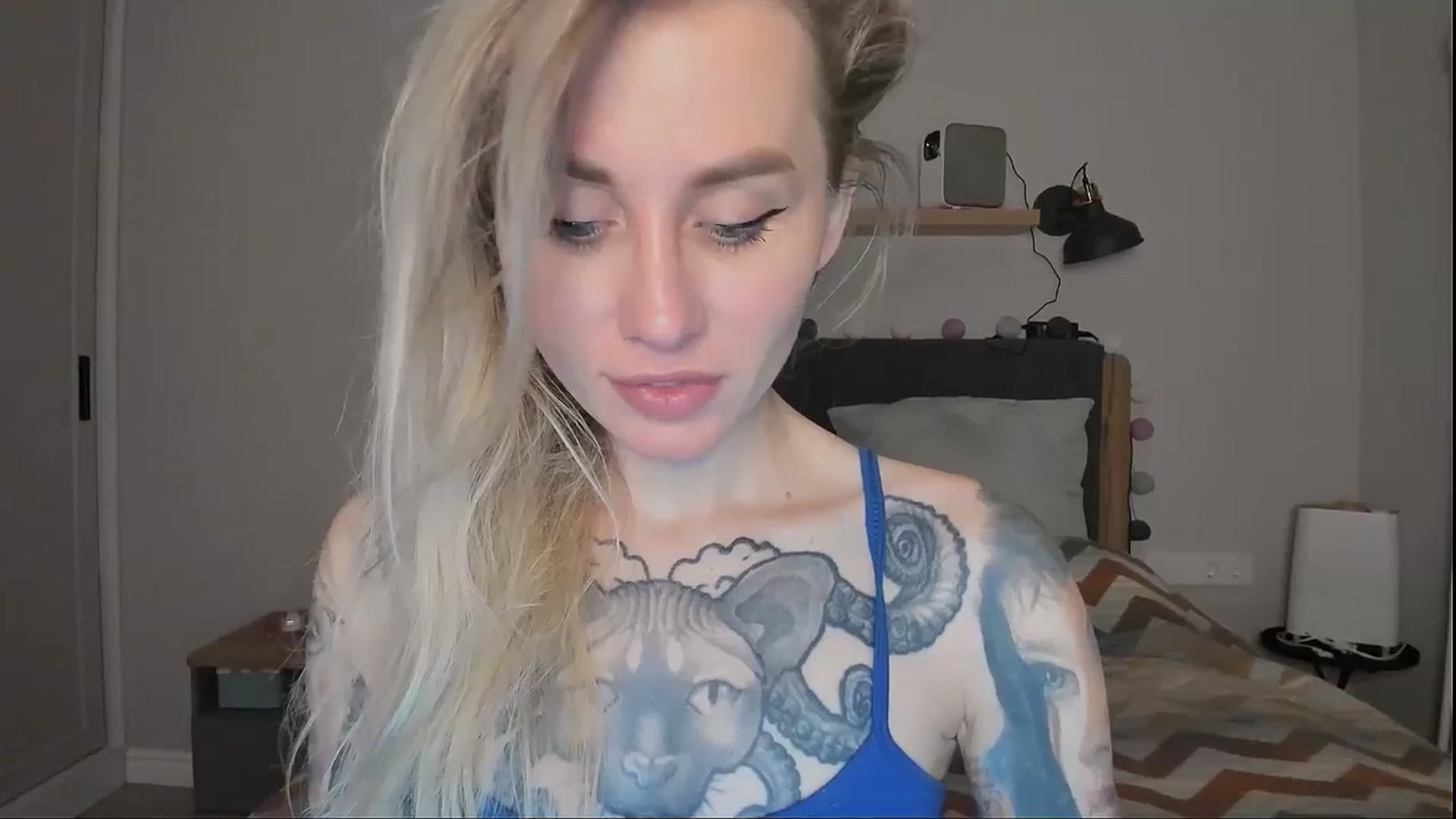 Gallery image thumbnail from Alexa_Smithhh's myfreecams stream on, 09/19/2024, 18:41 image 16 of 20