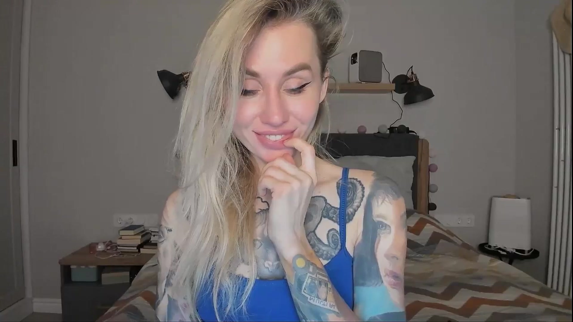 Gallery image thumbnail from Alexa_Smithhh's myfreecams stream on, 09/19/2024, 18:41 image 7 of 20