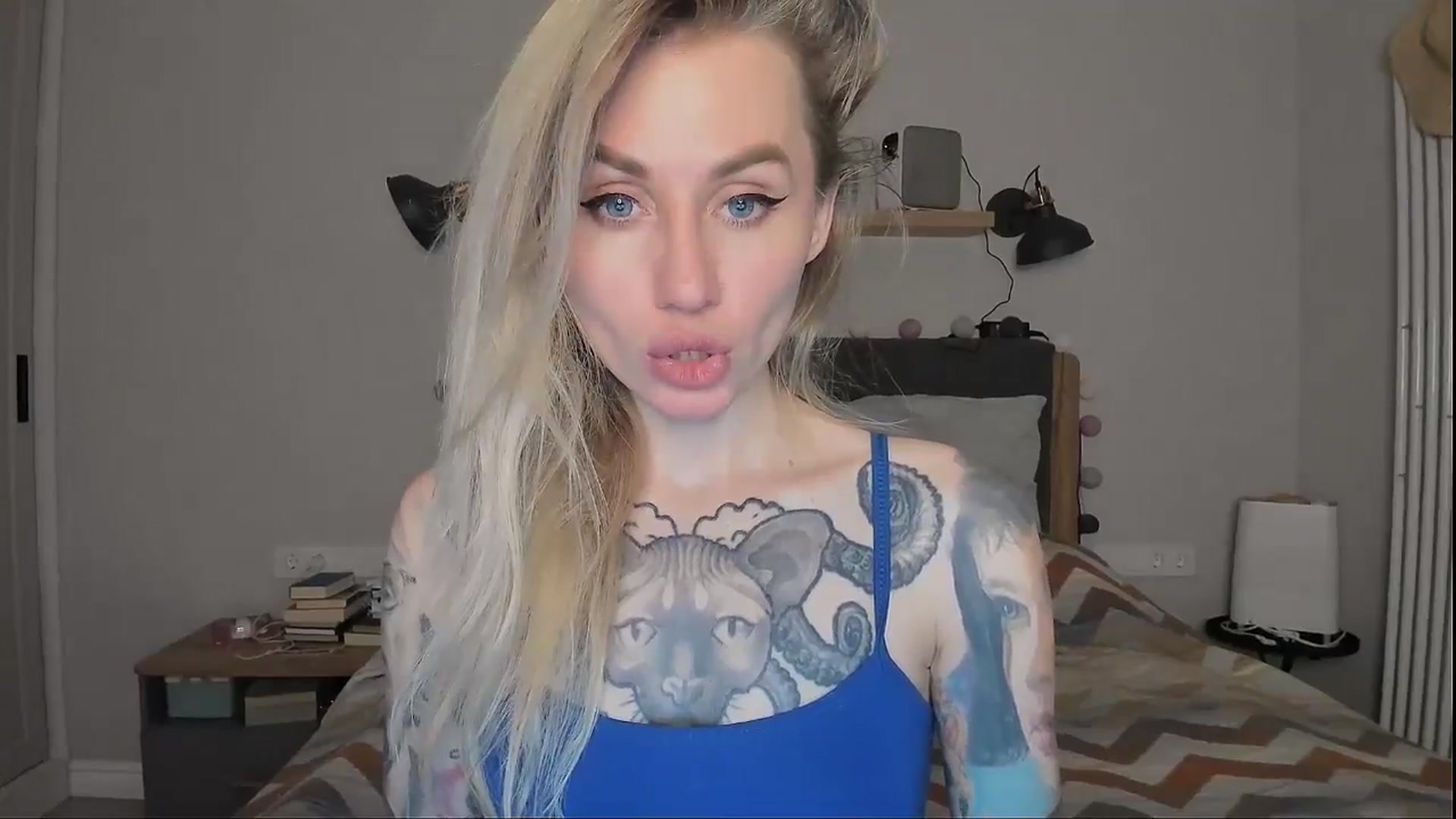 Gallery image thumbnail from Alexa_Smithhh's myfreecams stream on, 09/19/2024, 18:41 image 5 of 20