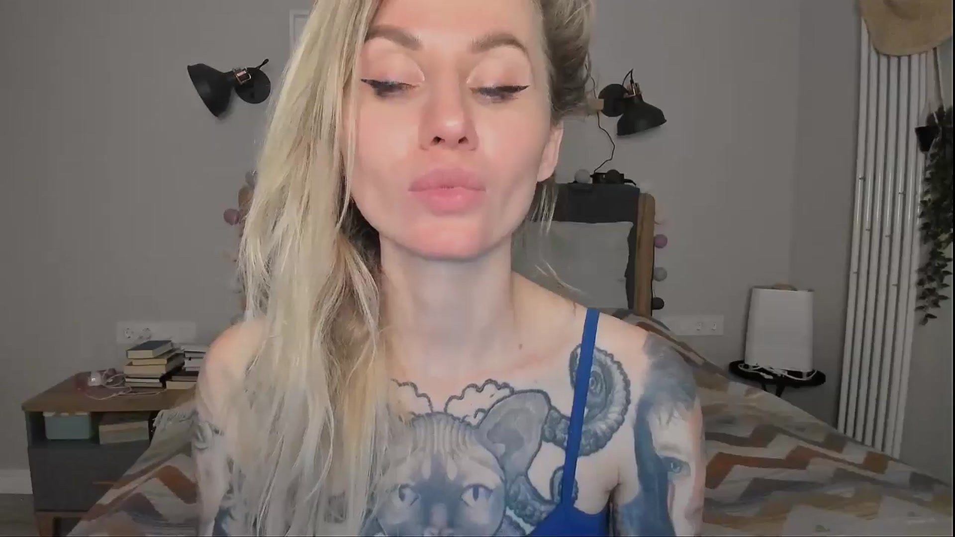 Gallery image thumbnail from Alexa_Smithhh's myfreecams stream on, 09/19/2024, 21:45 image 20 of 20