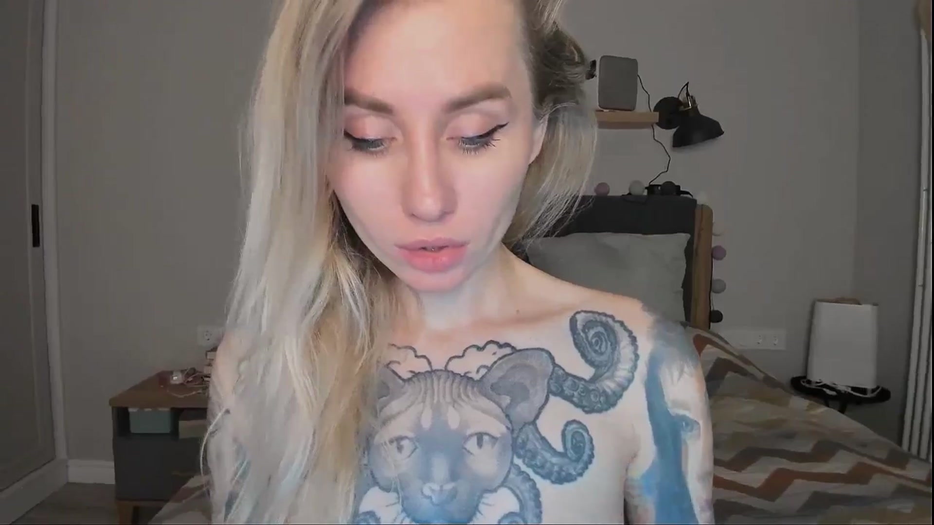 Gallery image thumbnail from Alexa_Smithhh's myfreecams stream on, 09/19/2024, 21:45 image 8 of 20