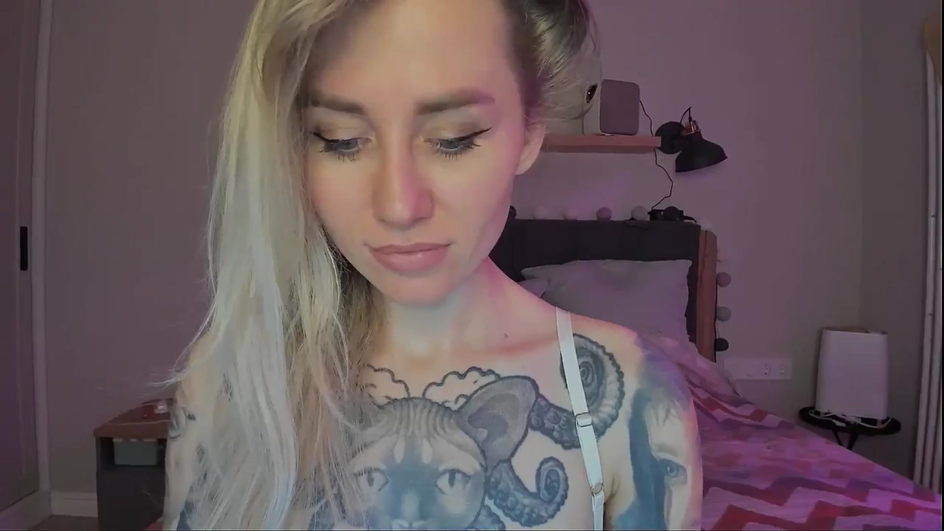 Gallery image thumbnail from Alexa_Smithhh's myfreecams stream on, 09/20/2024, 20:00 image 14 of 20