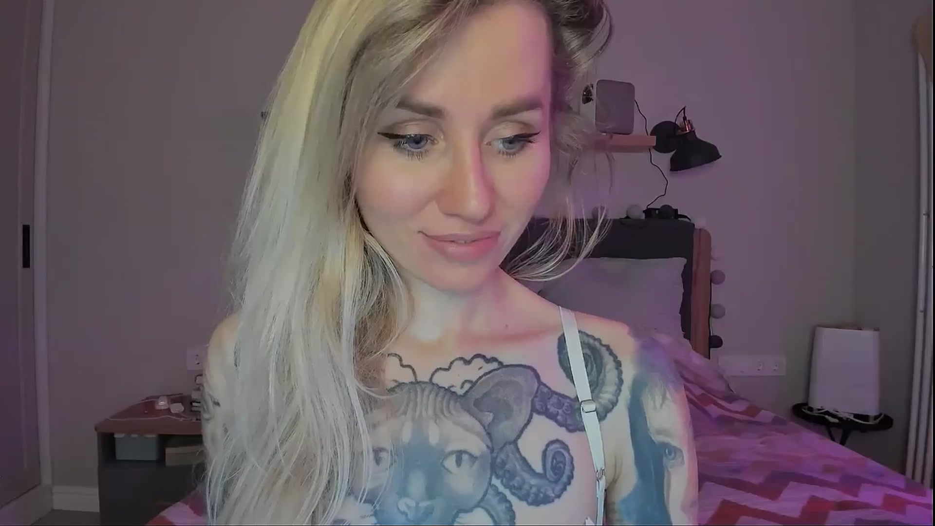 Gallery image thumbnail from Alexa_Smithhh's myfreecams stream on, 09/20/2024, 20:00 image 19 of 20