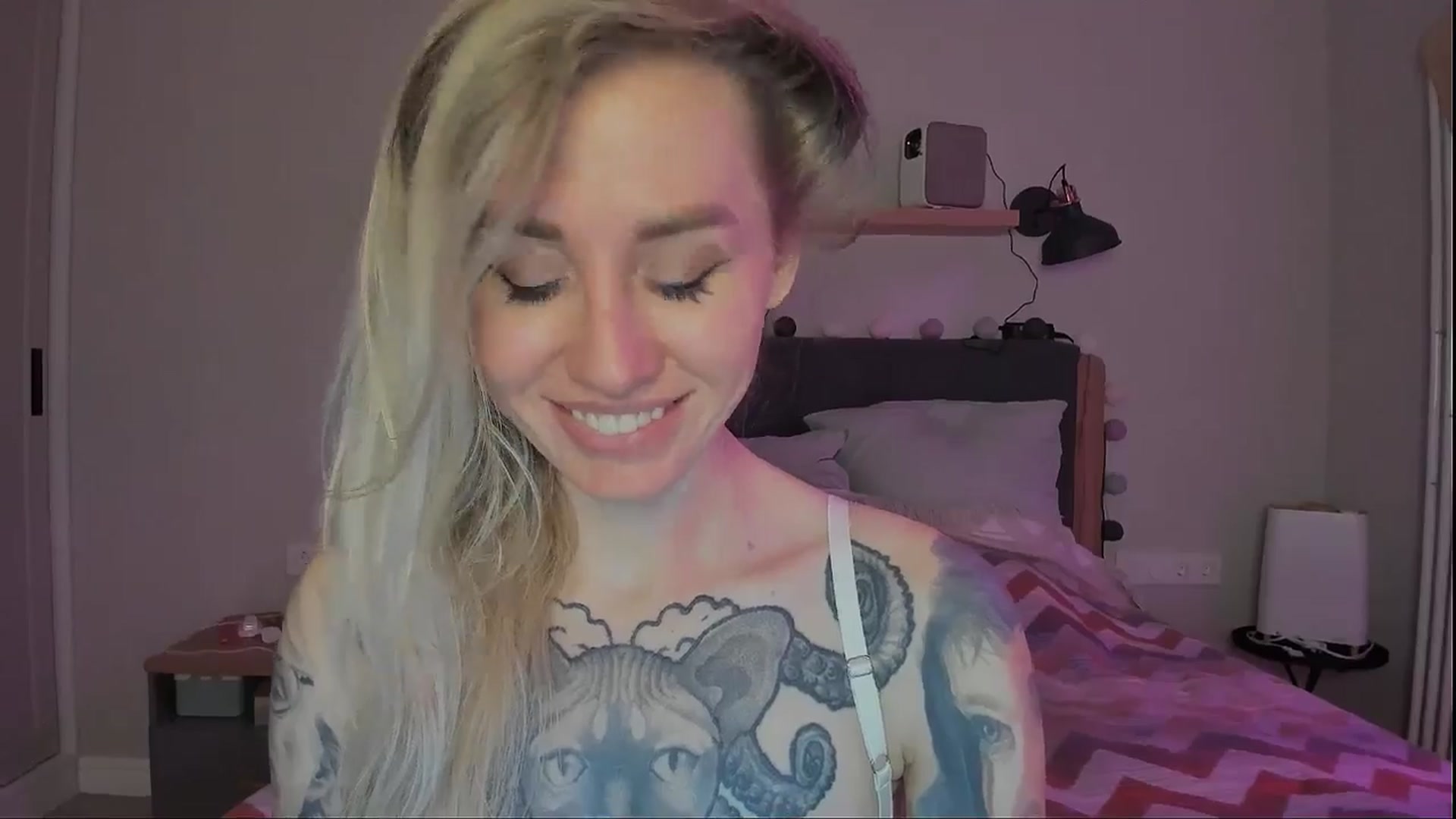 Gallery image thumbnail from Alexa_Smithhh's myfreecams stream on, 09/20/2024, 20:00 image 16 of 20