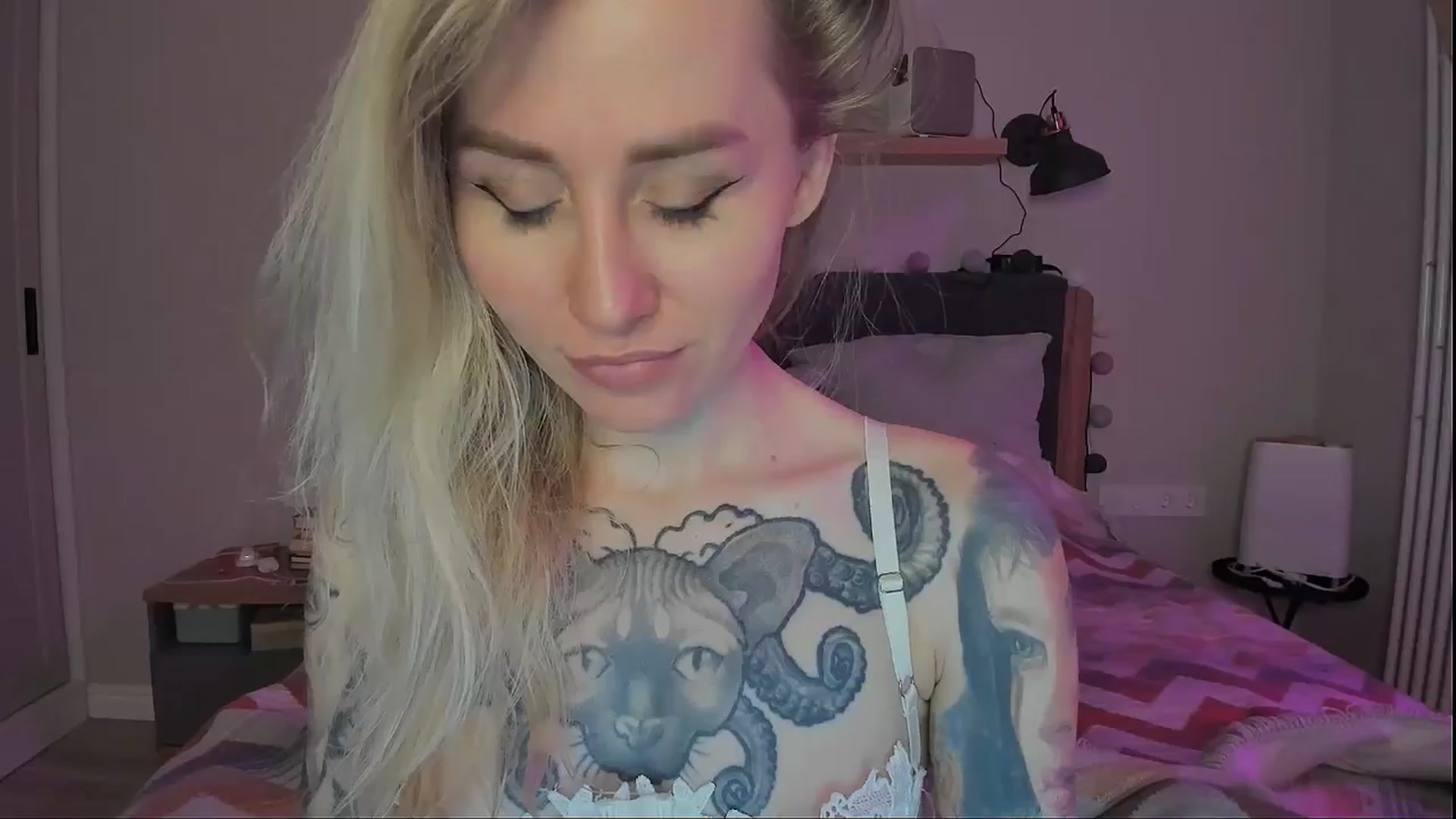 Gallery image thumbnail from Alexa_Smithhh's myfreecams stream on, 09/20/2024, 20:00 image 4 of 20