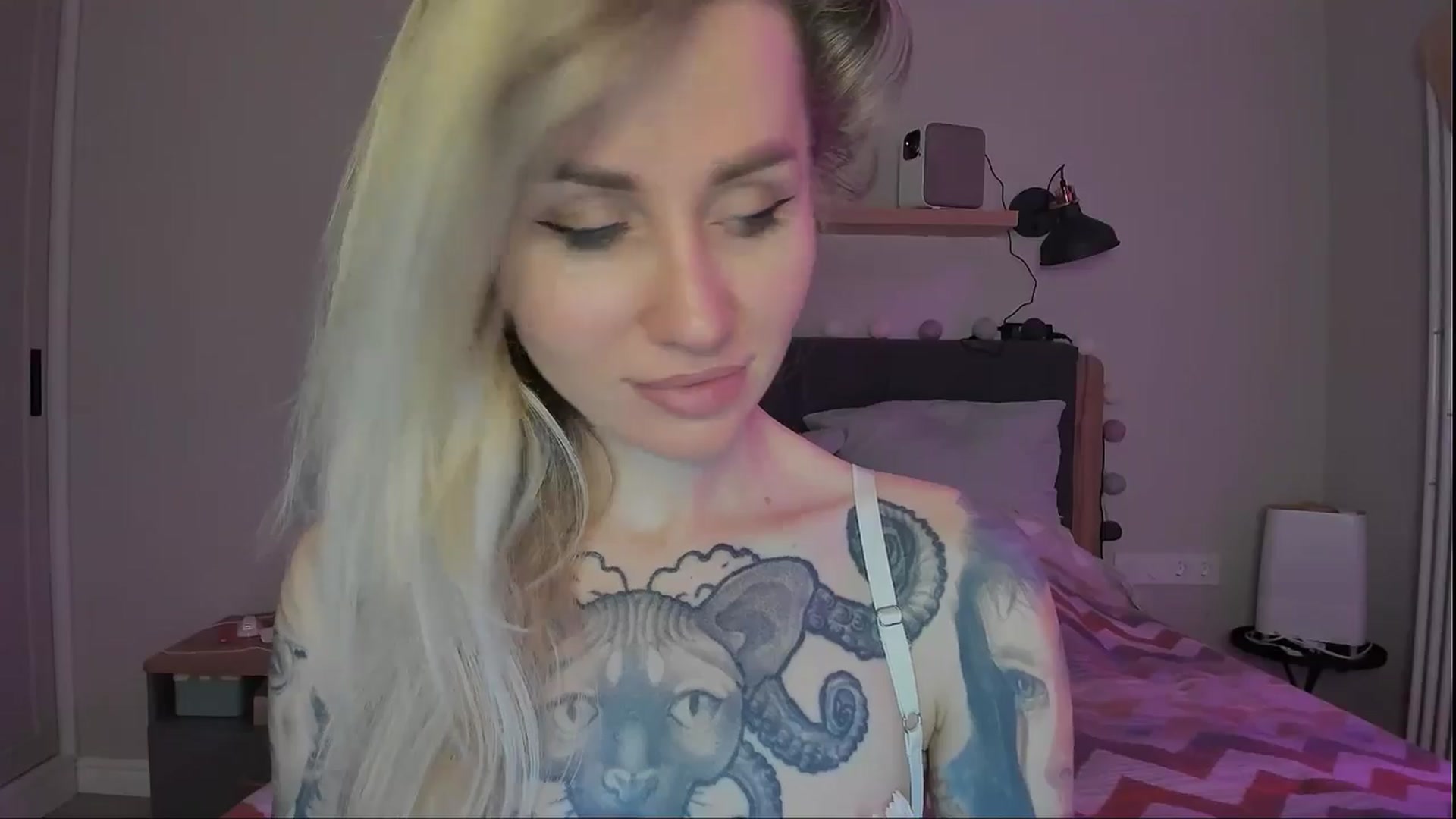 Gallery image thumbnail from Alexa_Smithhh's myfreecams stream on, 09/20/2024, 20:00 image 17 of 20