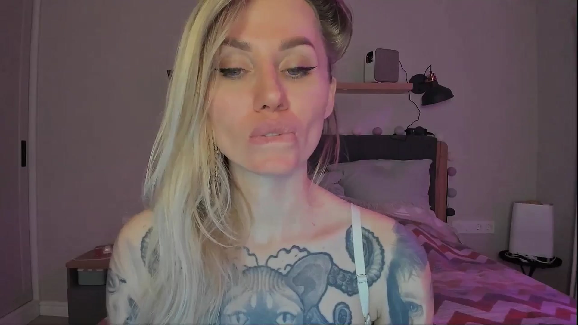 Gallery image thumbnail from Alexa_Smithhh's myfreecams stream on, 09/20/2024, 20:00 image 11 of 20