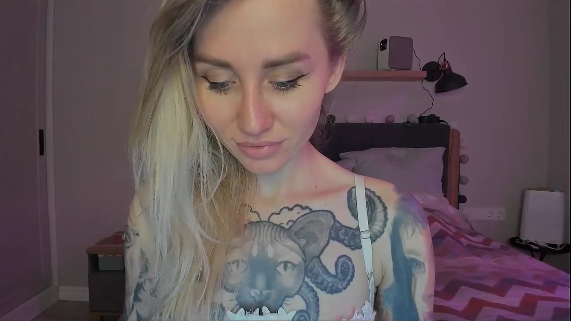 Gallery image thumbnail from Alexa_Smithhh's myfreecams stream on, 09/20/2024, 21:40 image 5 of 20