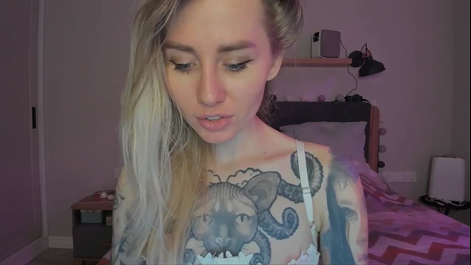 Gallery image thumbnail from Alexa_Smithhh's myfreecams stream on, 09/20/2024, 21:40 image 8 of 20