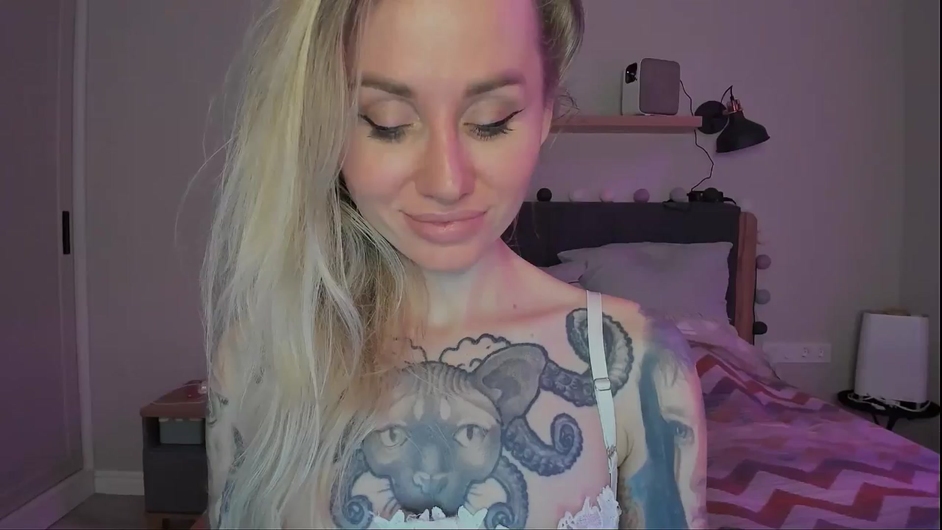 Gallery image thumbnail from Alexa_Smithhh's myfreecams stream on, 09/20/2024, 21:40 image 20 of 20