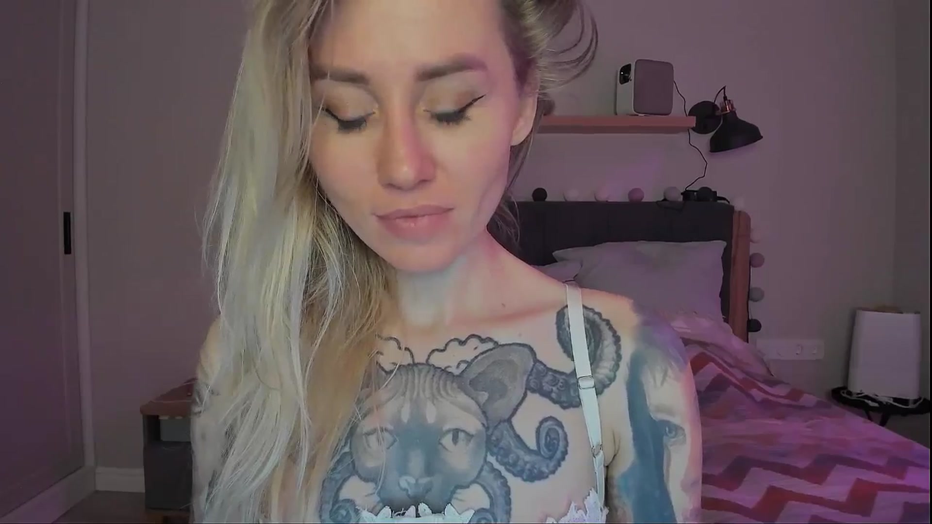 Gallery image thumbnail from Alexa_Smithhh's myfreecams stream on, 09/20/2024, 21:40 image 11 of 20