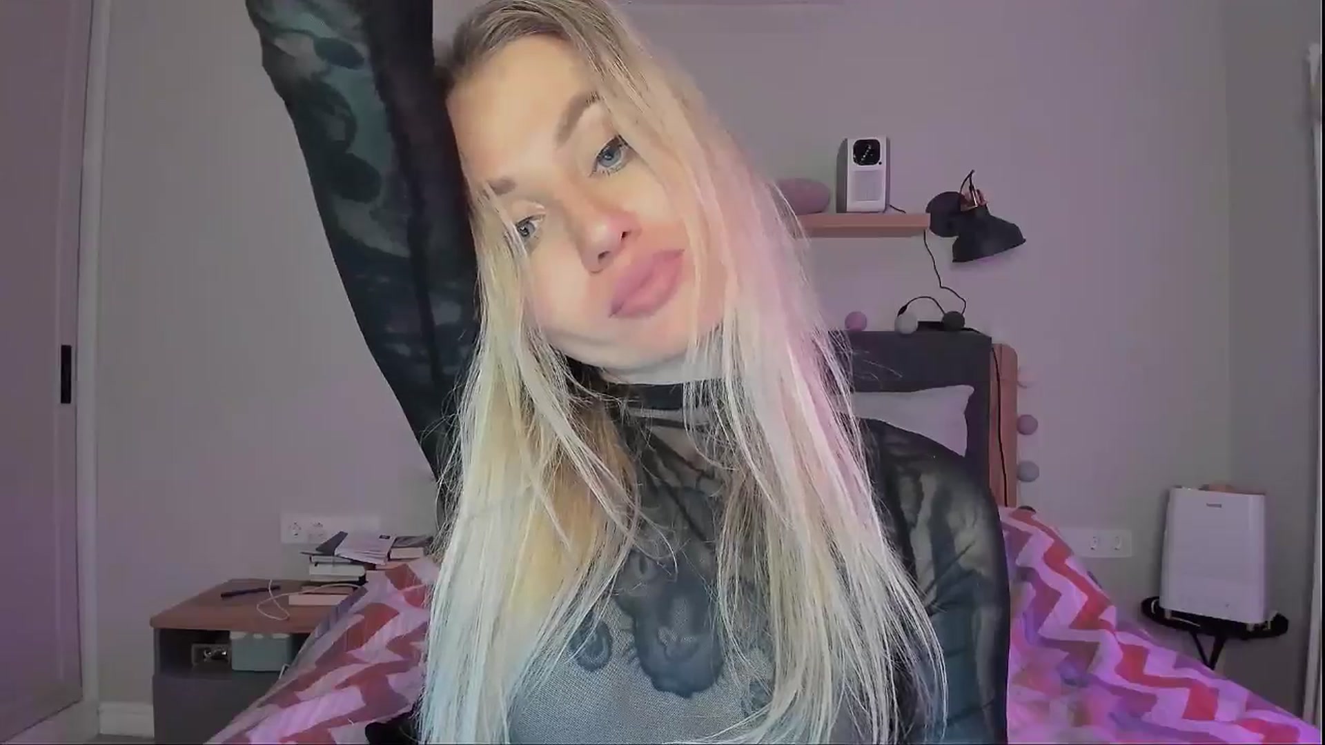 Gallery image thumbnail from Alexa_Smithhh's myfreecams stream on, 09/22/2024, 19:39 image 6 of 20