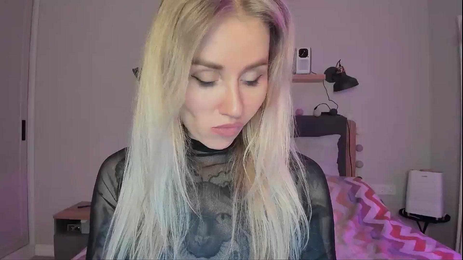 Gallery image thumbnail from Alexa_Smithhh's myfreecams stream on, 09/22/2024, 19:39 image 16 of 20