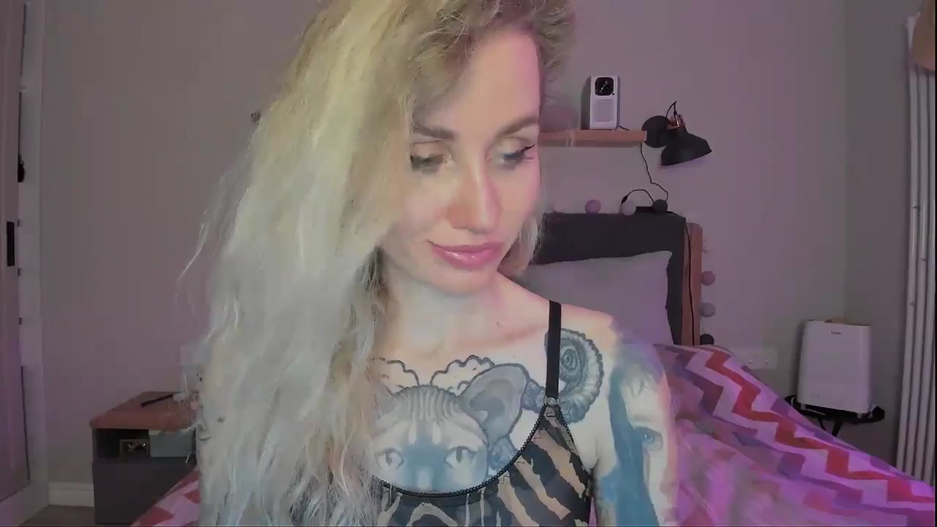 Gallery image thumbnail from Alexa_Smithhh's myfreecams stream on, 09/23/2024, 18:23 image 15 of 20