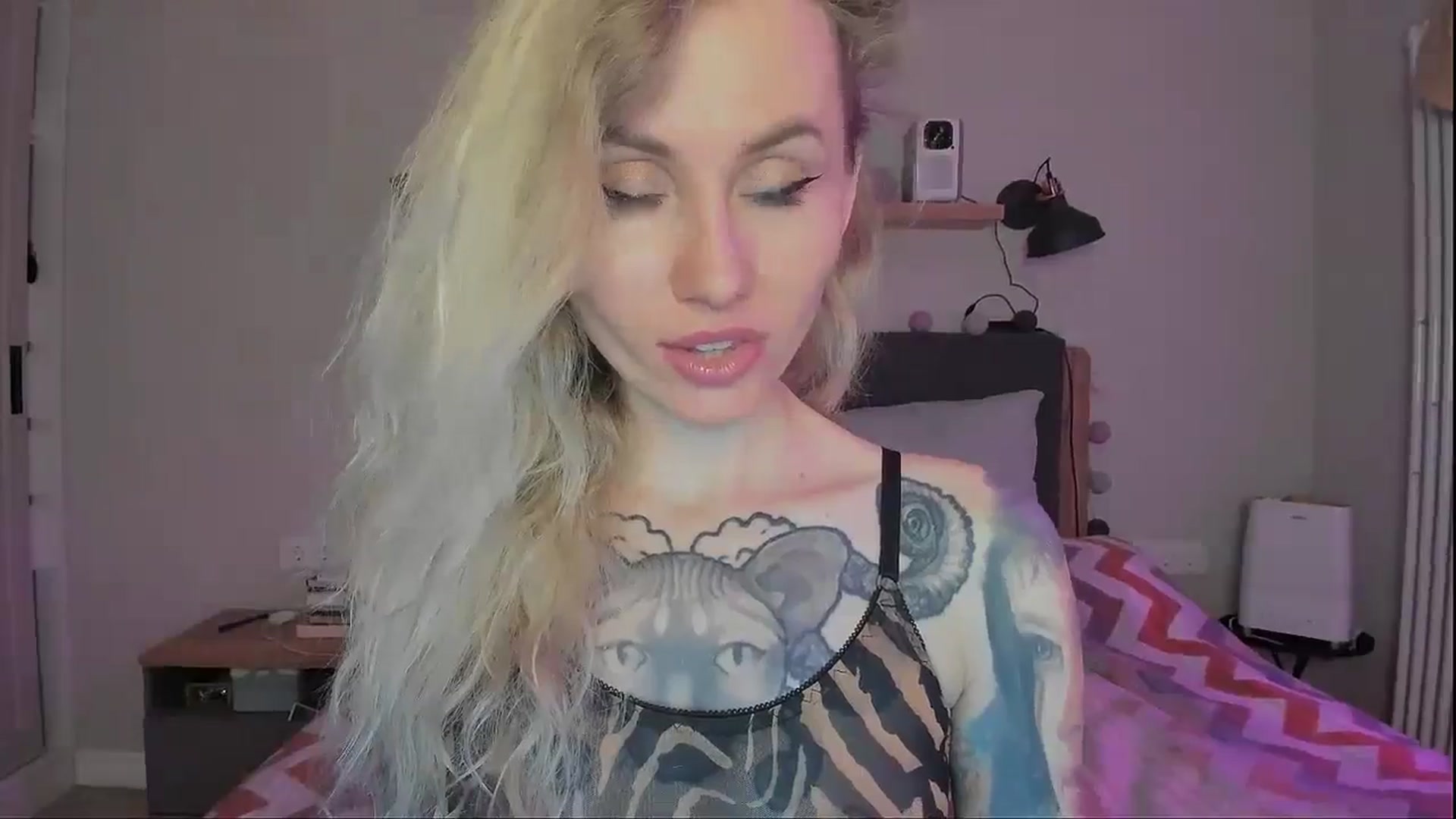 Gallery image thumbnail from Alexa_Smithhh's myfreecams stream on, 09/23/2024, 18:23 image 16 of 20