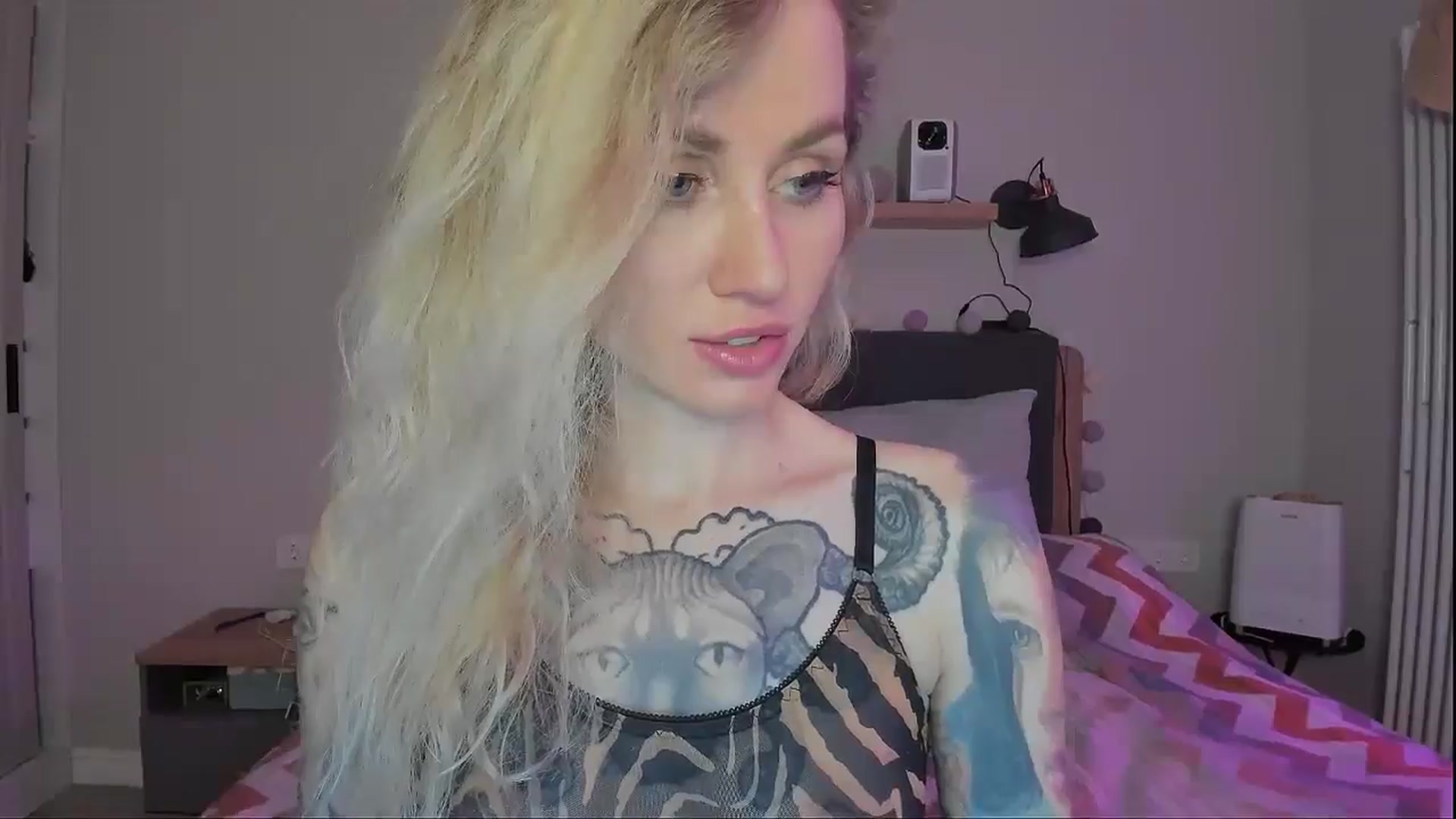 Gallery image thumbnail from Alexa_Smithhh's myfreecams stream on, 09/23/2024, 18:23 image 7 of 20