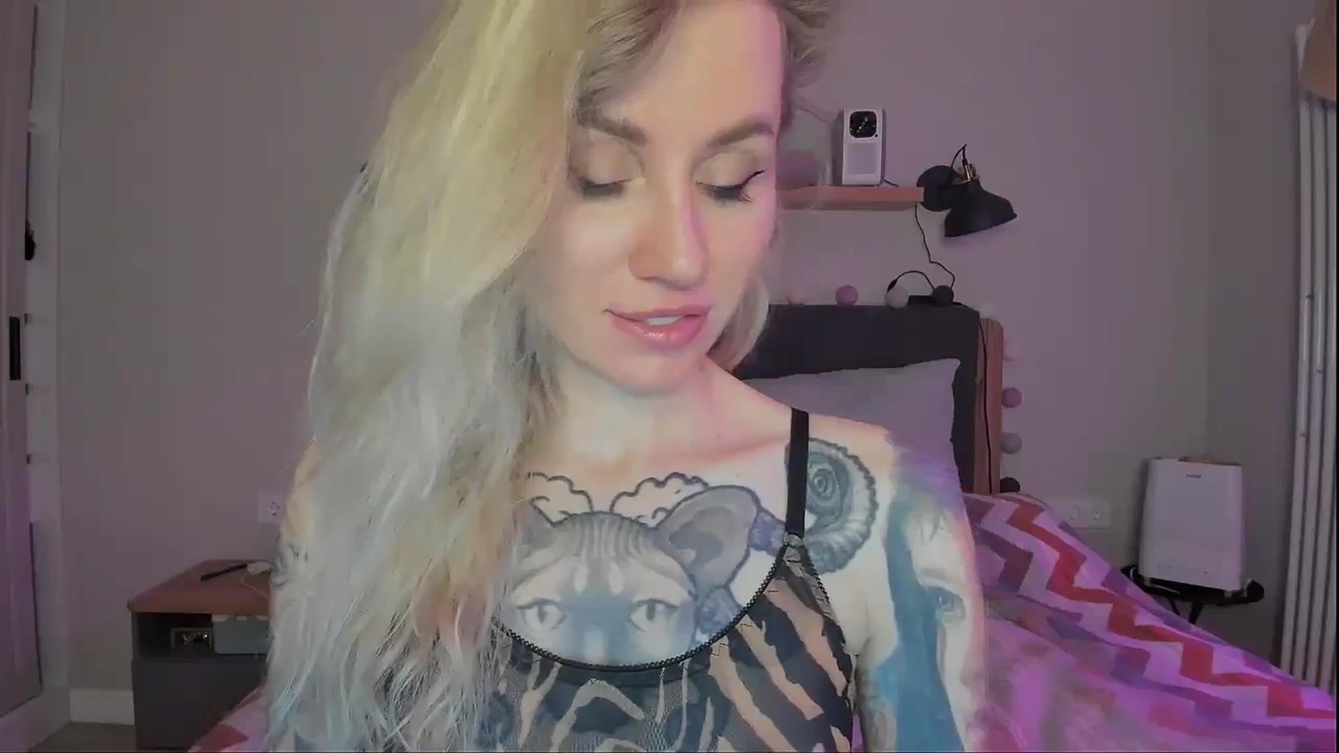 Gallery image thumbnail from Alexa_Smithhh's myfreecams stream on, 09/23/2024, 18:23 image 14 of 20