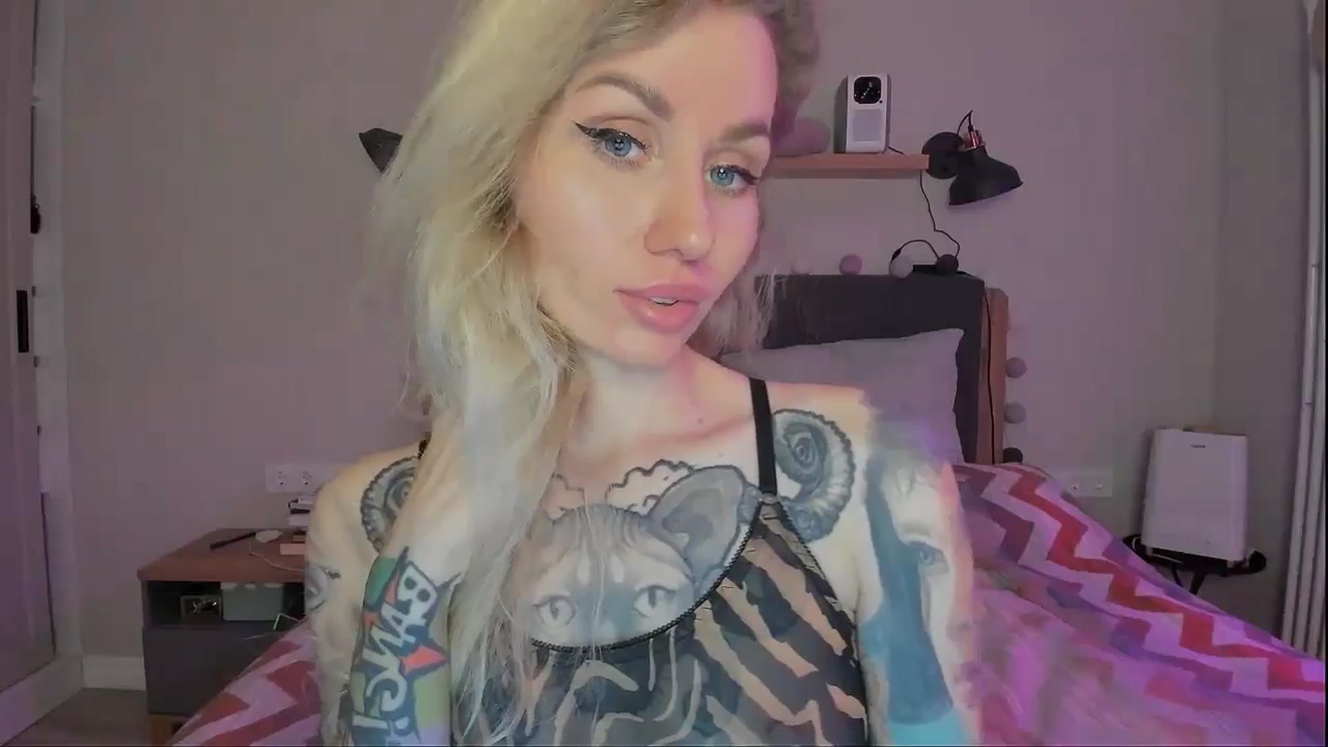 Gallery image thumbnail from Alexa_Smithhh's myfreecams stream on, 09/23/2024, 19:53 image 18 of 20