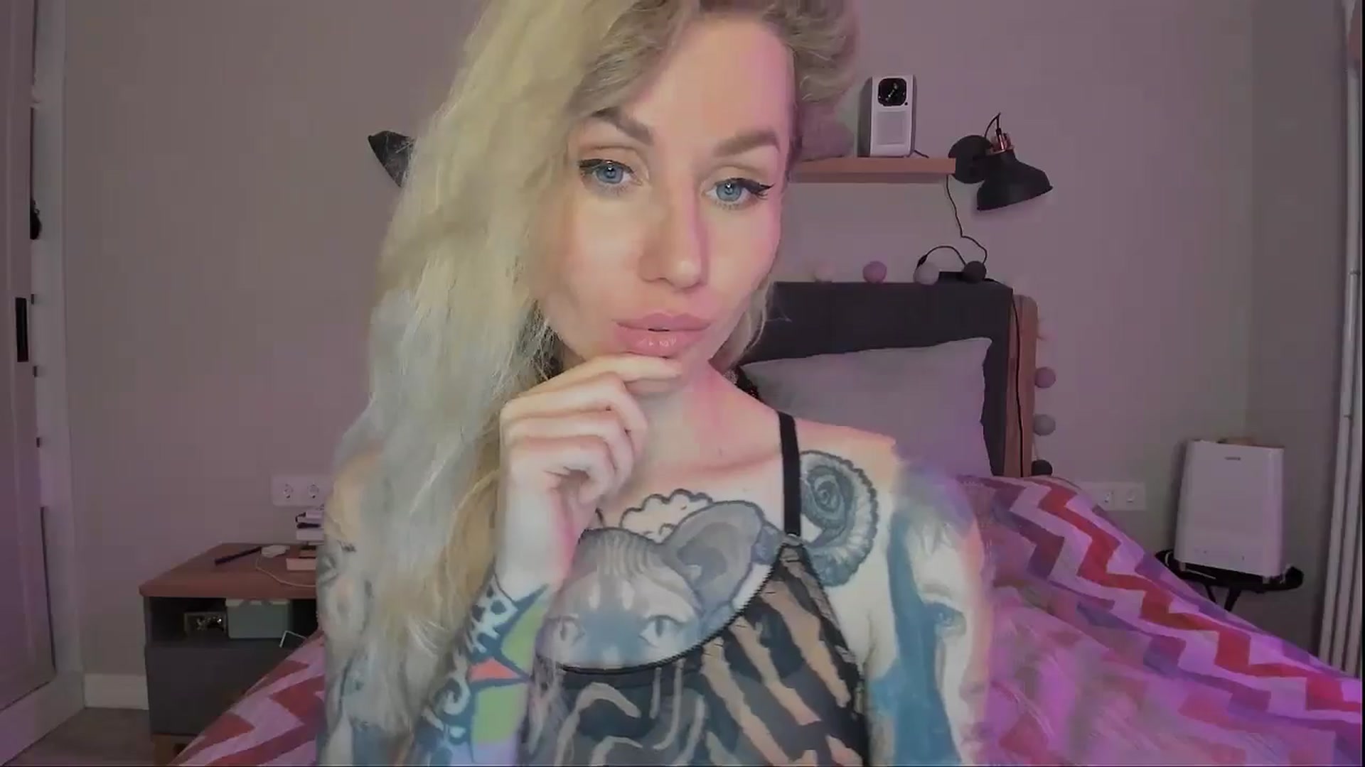 Gallery image thumbnail from Alexa_Smithhh's myfreecams stream on, 09/23/2024, 19:53 image 8 of 20