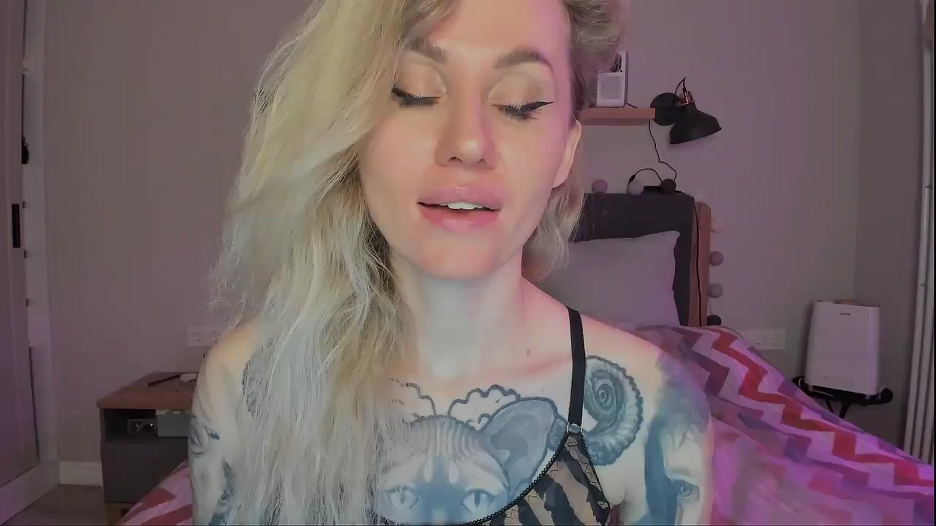 Gallery image thumbnail from Alexa_Smithhh's myfreecams stream on, 09/23/2024, 19:53 image 12 of 20